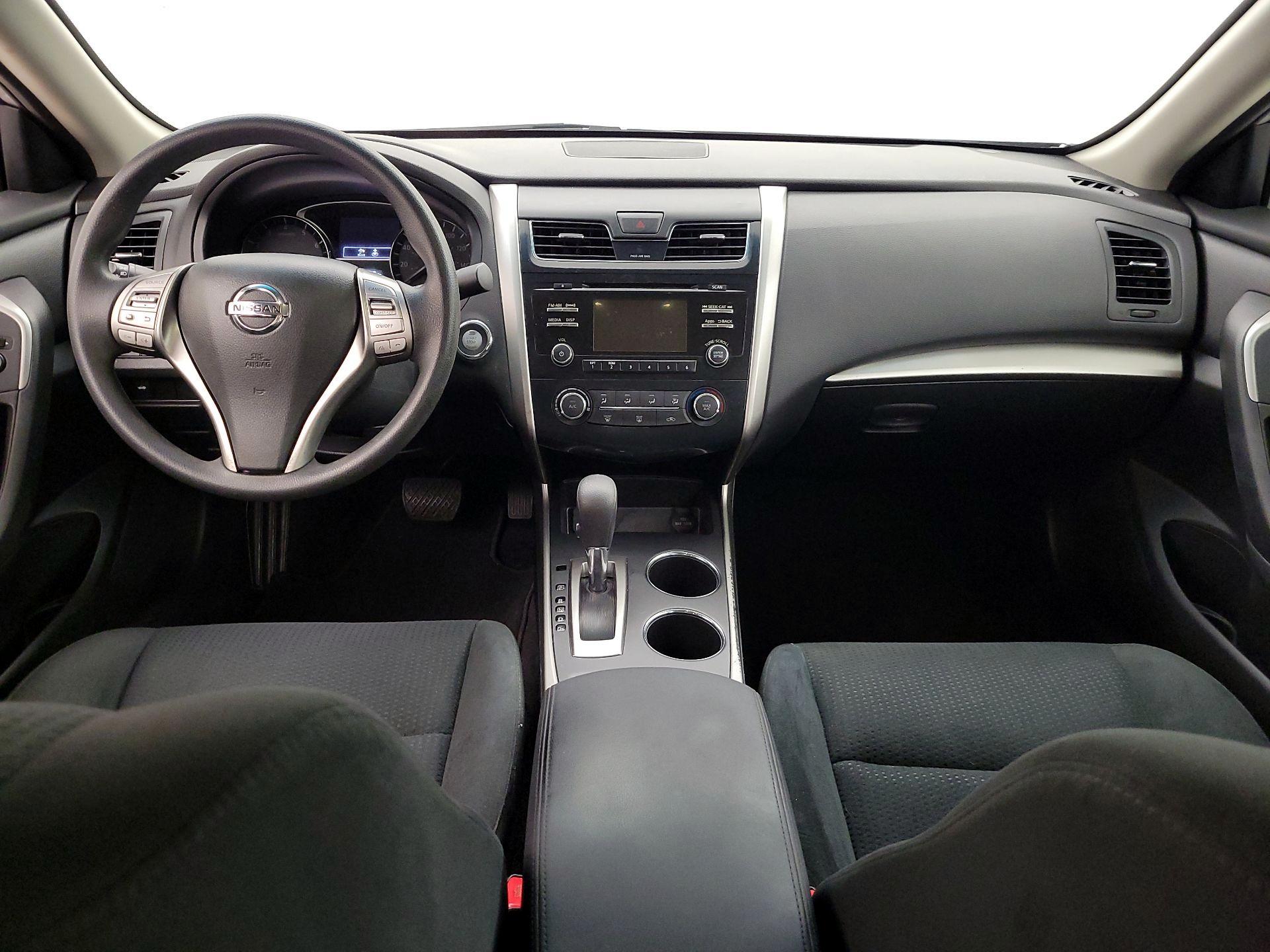 Thumbnail: 2015 Nissan Altima - 9