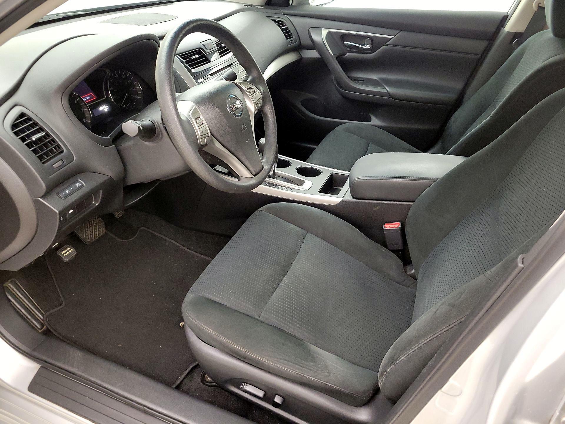 Thumbnail: 2015 Nissan Altima - 11