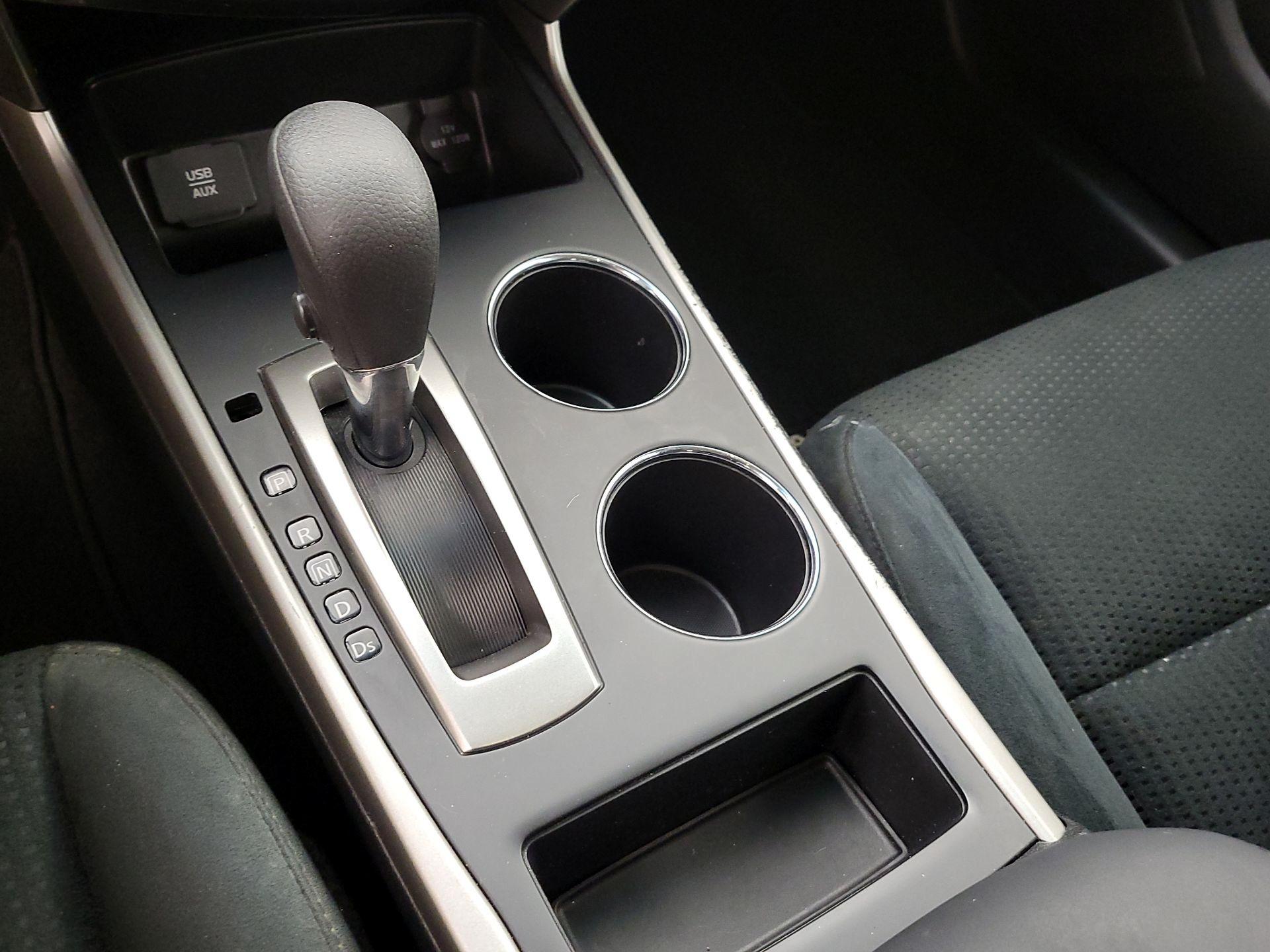 Thumbnail: 2015 Nissan Altima - 17