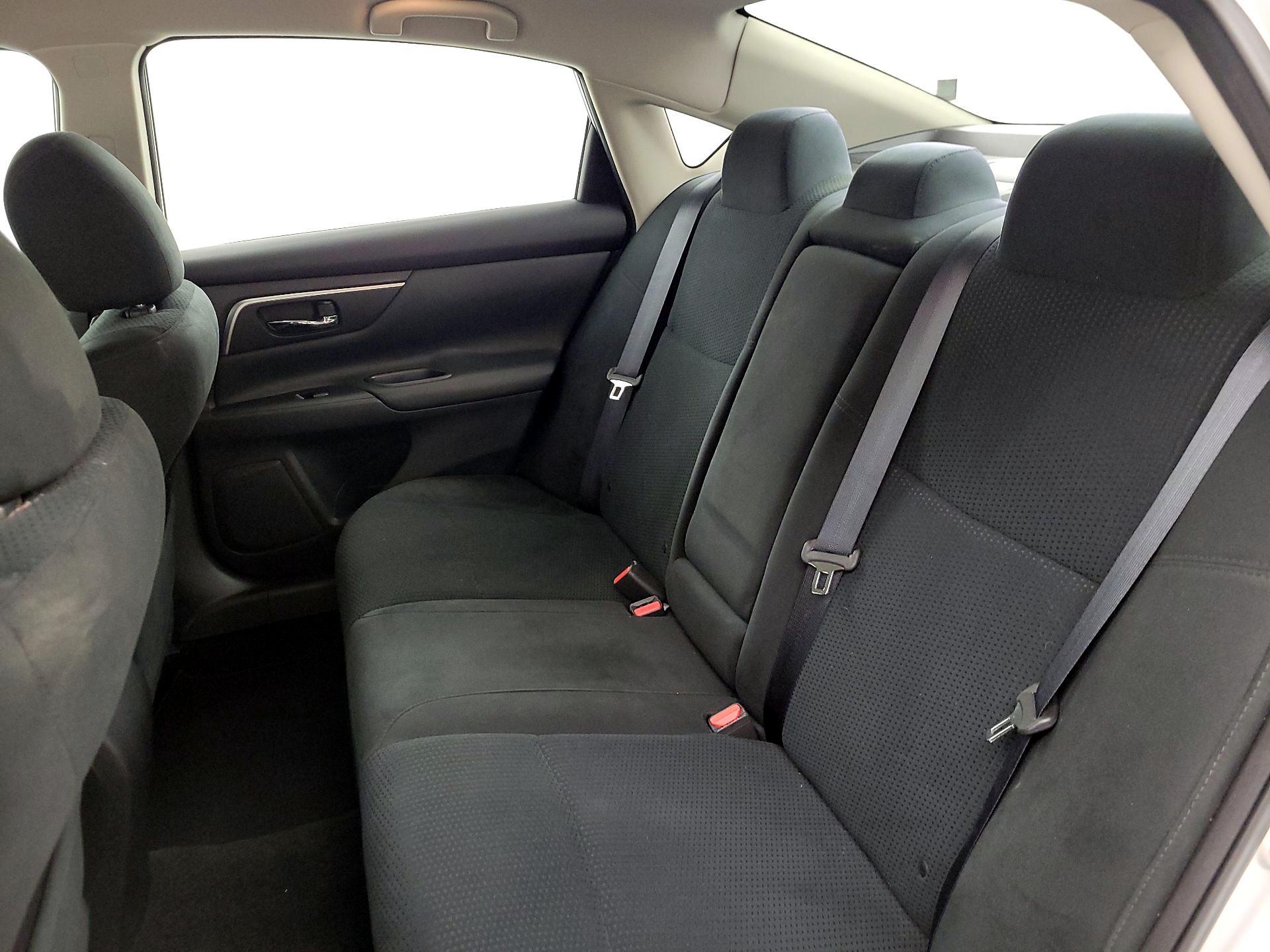 Thumbnail: 2015 Nissan Altima - 19