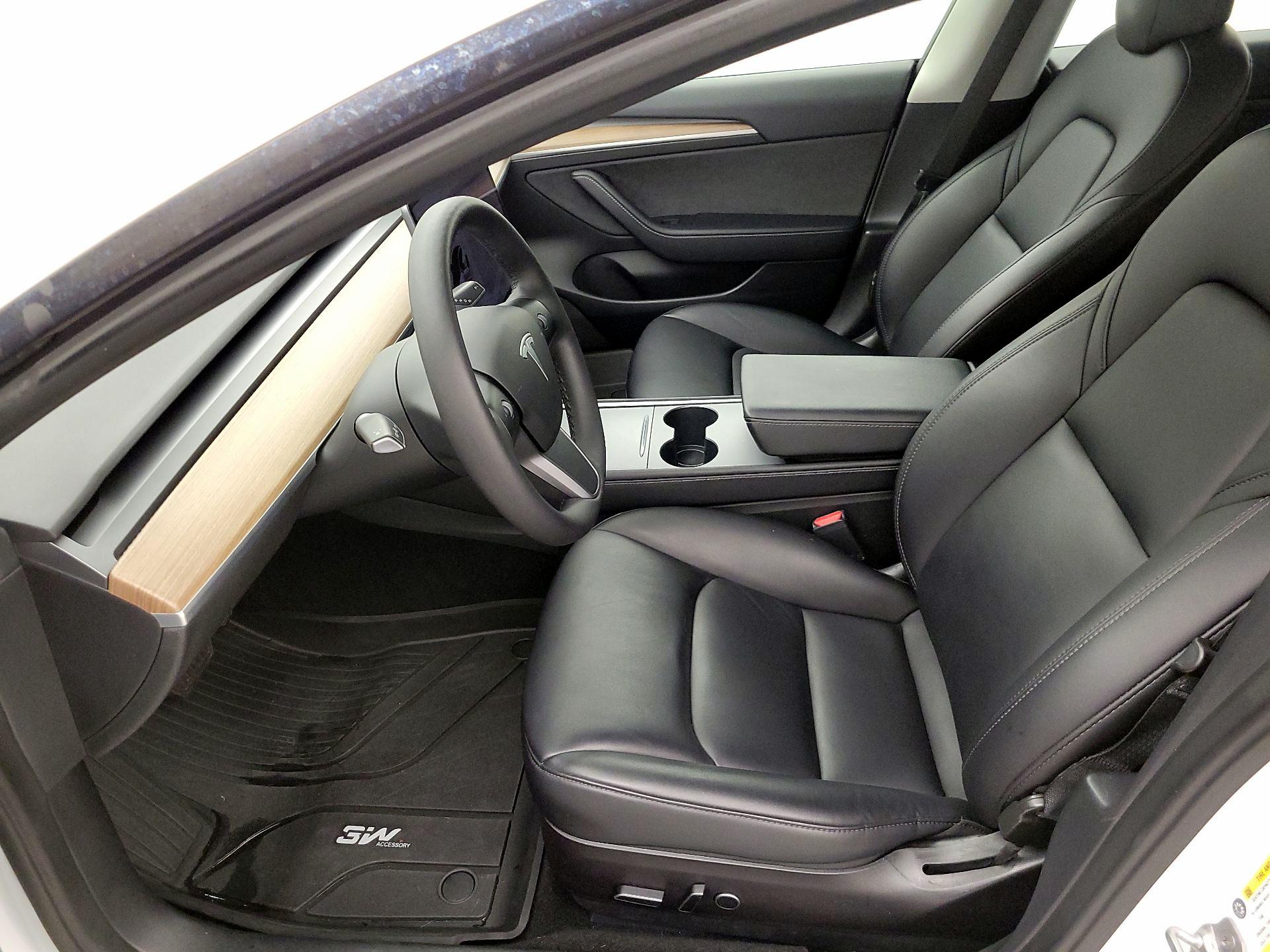 Thumbnail: 2022 Tesla Model 3 - 11