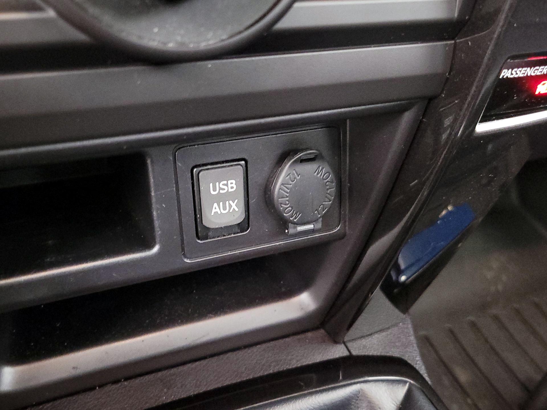 Thumbnail: 2016 Toyota 4Runner - 18