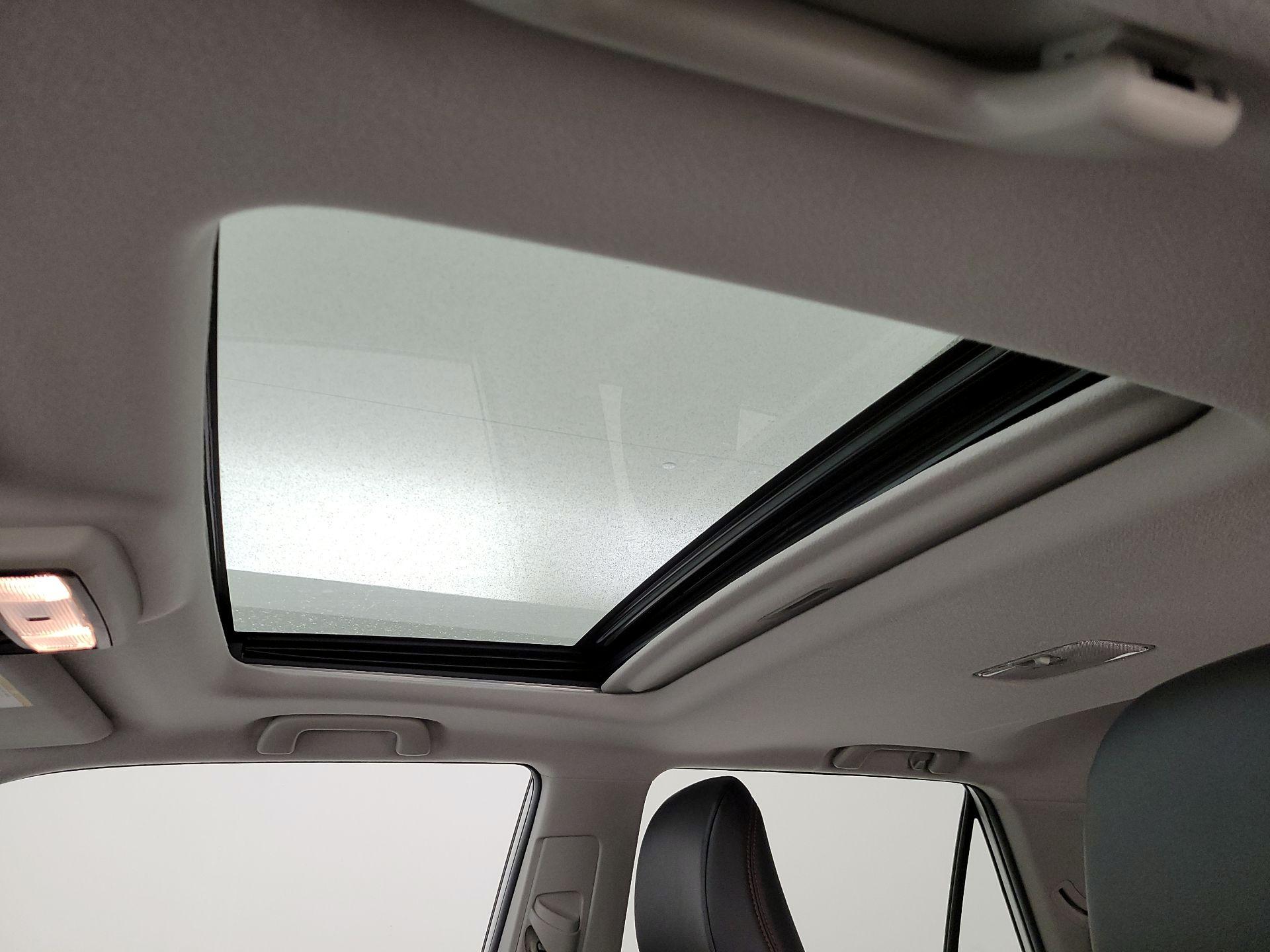 Thumbnail: 2016 Toyota 4Runner - 19