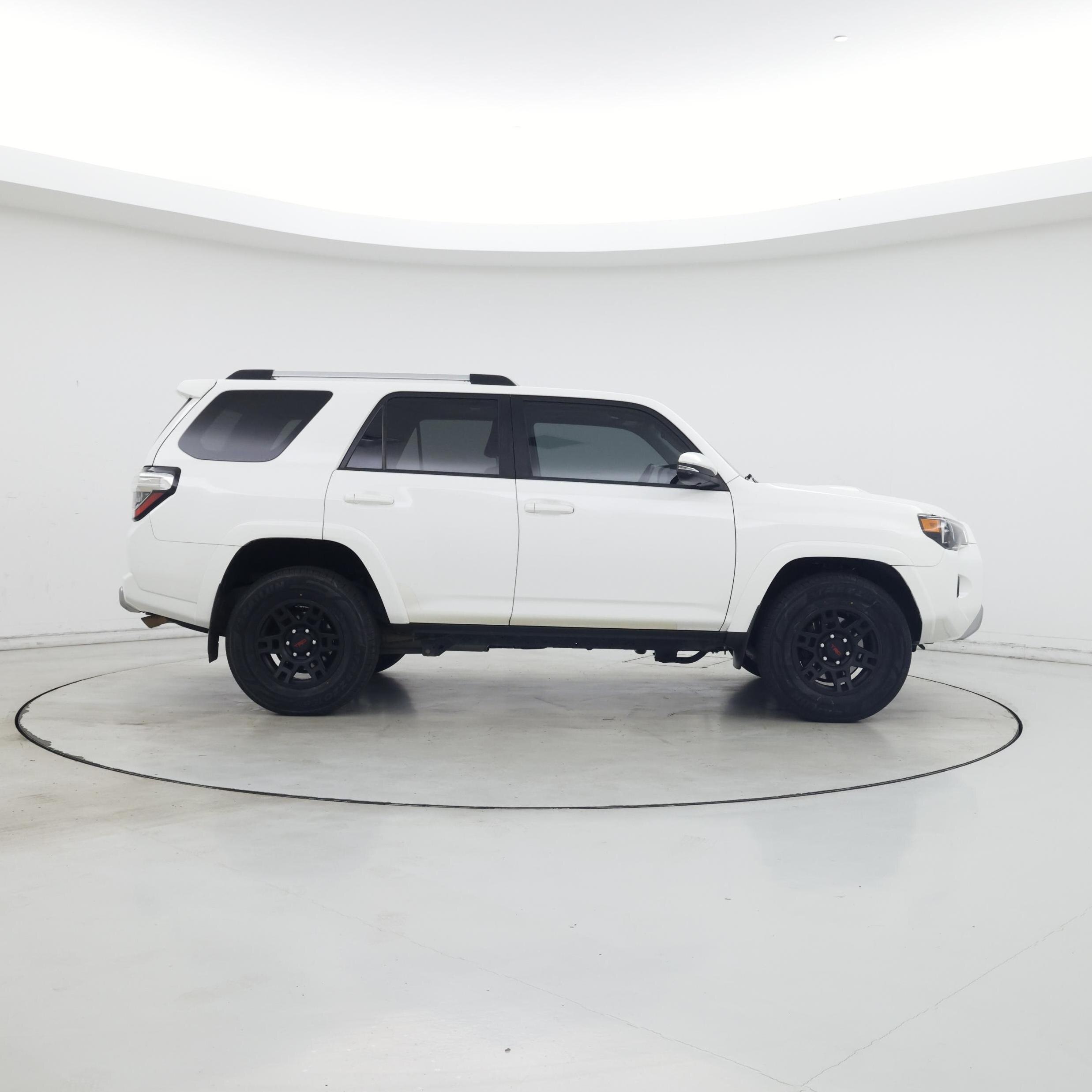 Thumbnail: 2016 Toyota 4Runner - 7