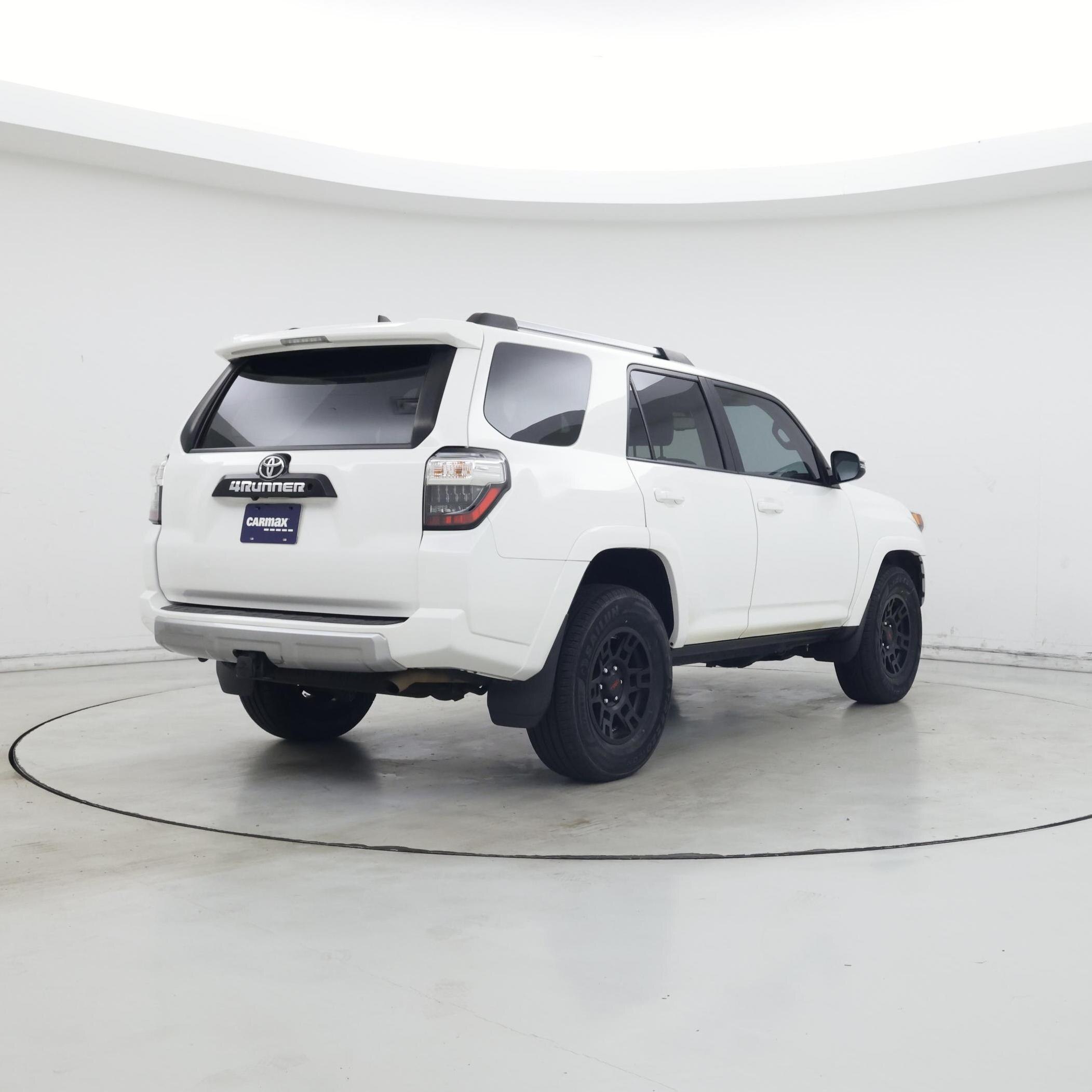 Thumbnail: 2016 Toyota 4Runner - 8