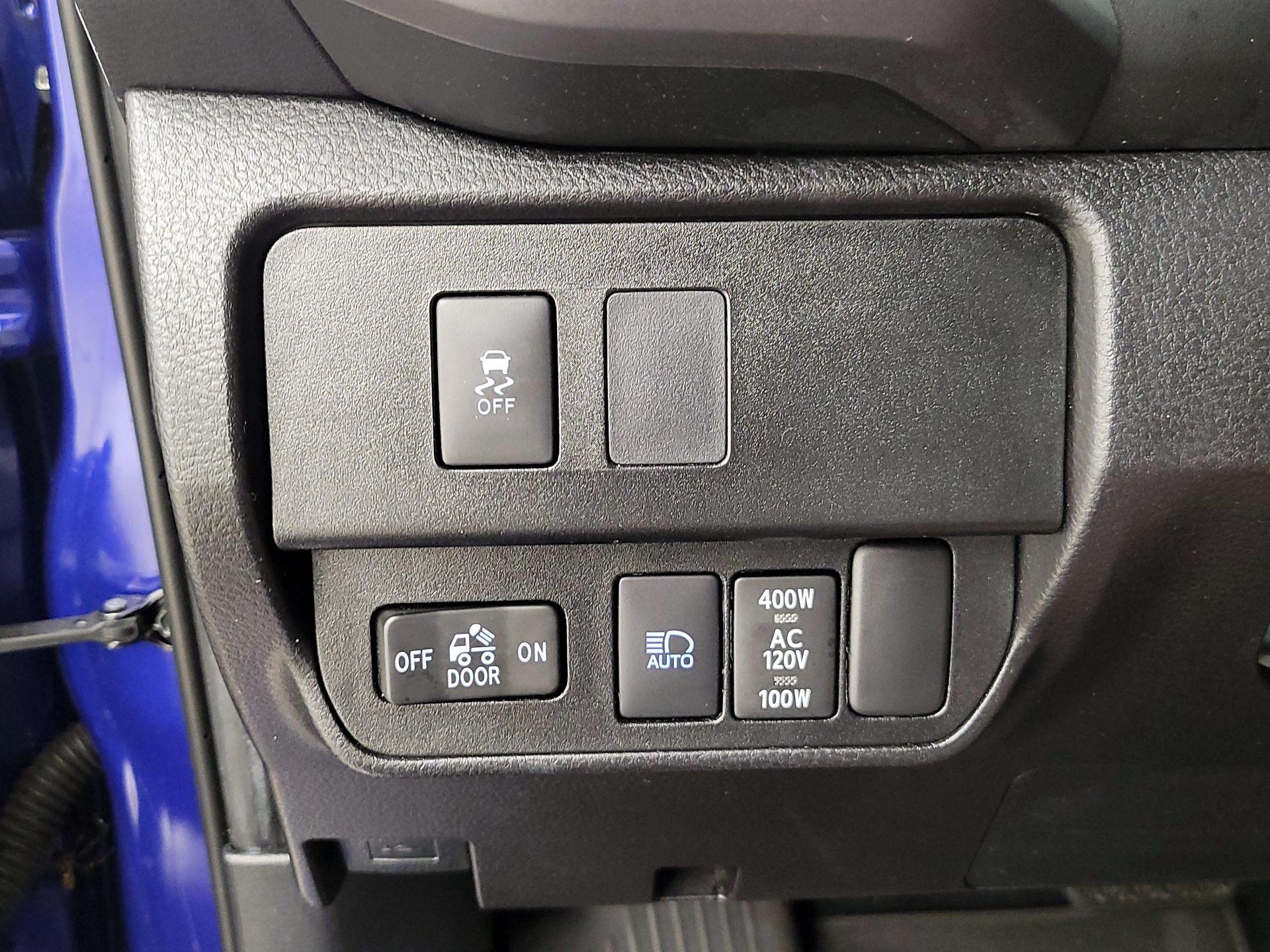 Thumbnail: 2022 Toyota Tacoma - 13