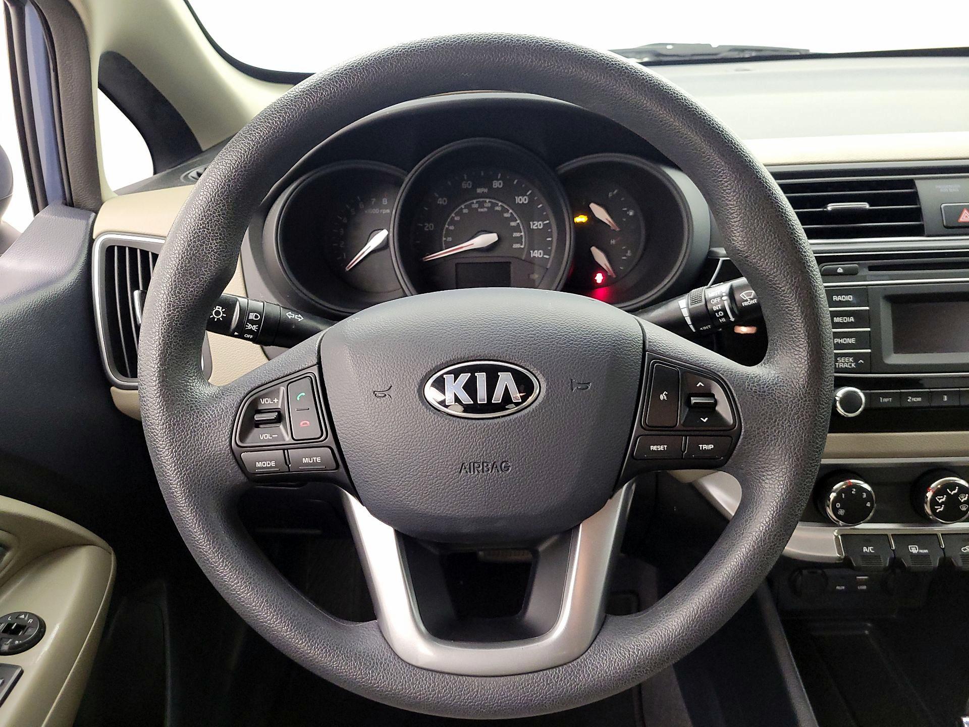 Thumbnail: 2016 Kia Rio - 10