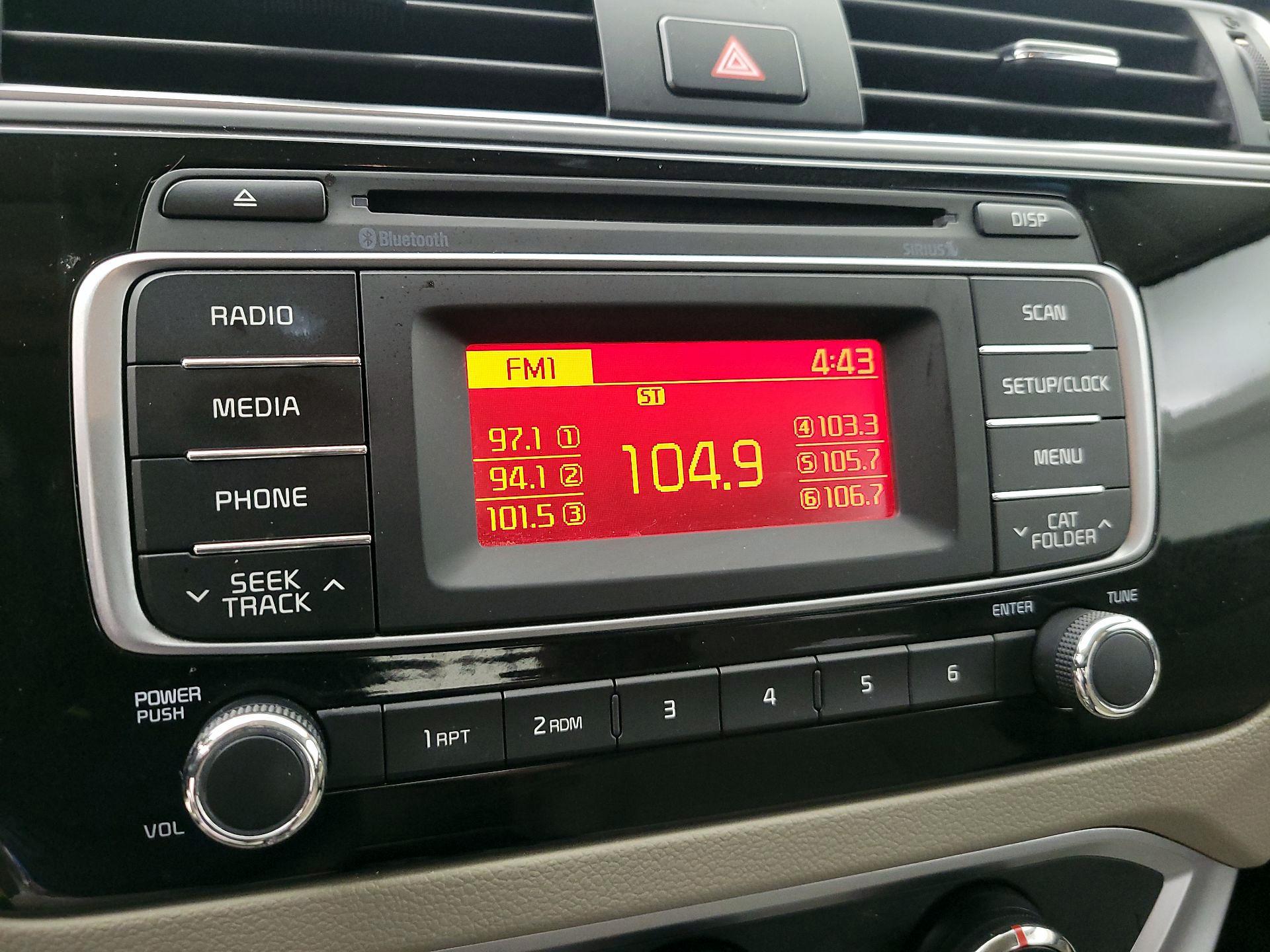 Thumbnail: 2016 Kia Rio - 14