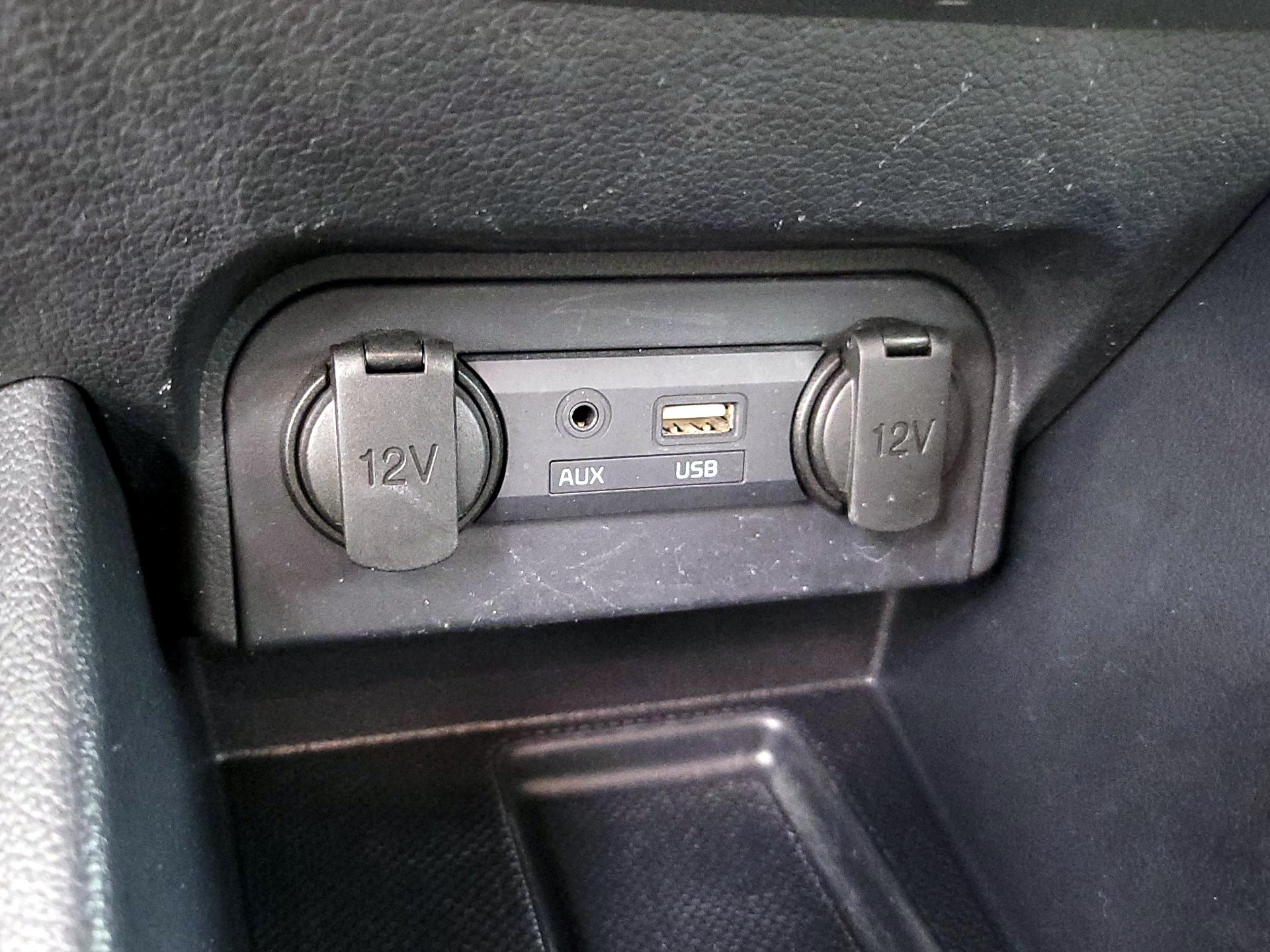 Thumbnail: 2016 Kia Rio - 17