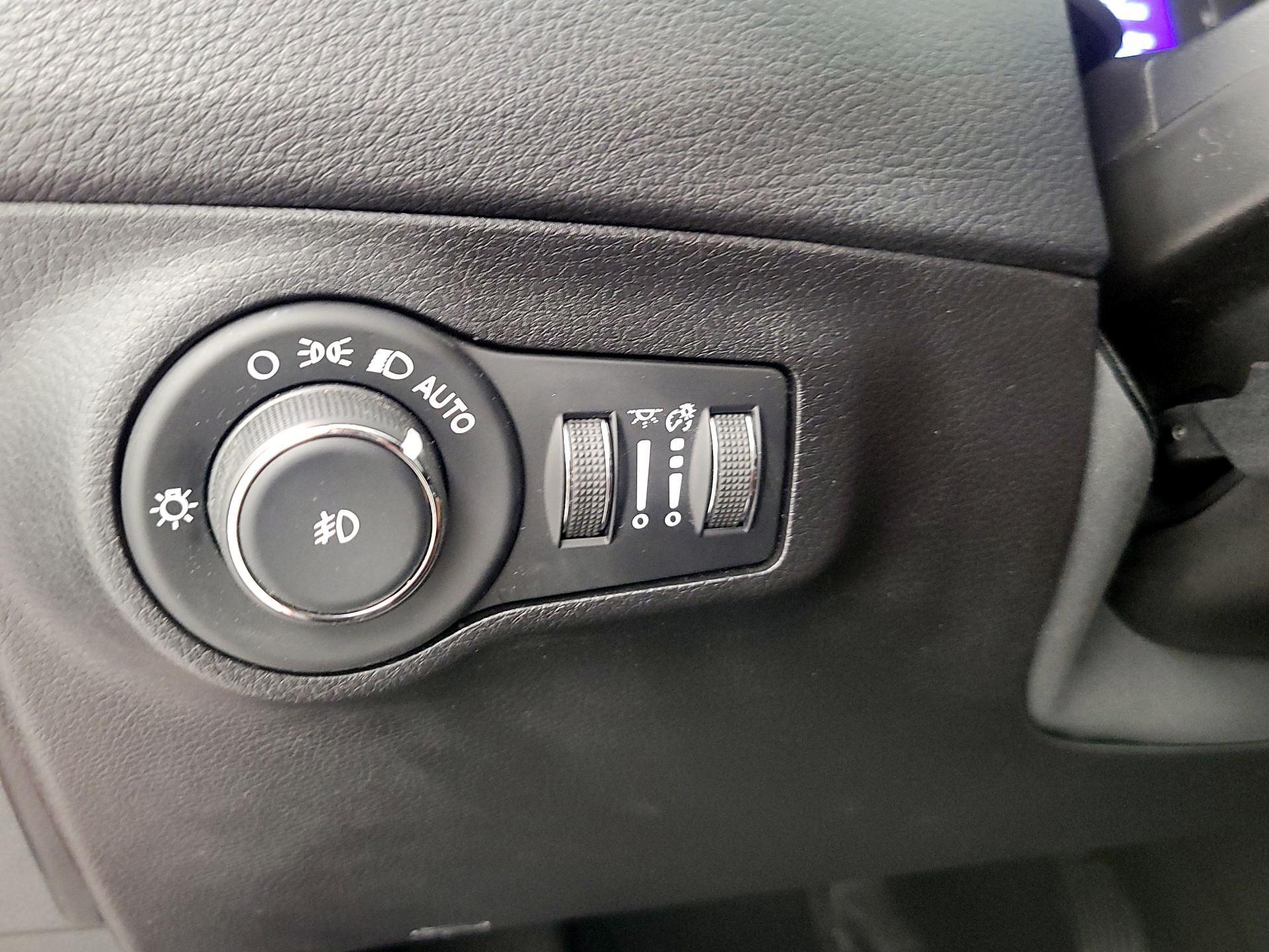 Thumbnail: 2020 Jeep Compass - 13