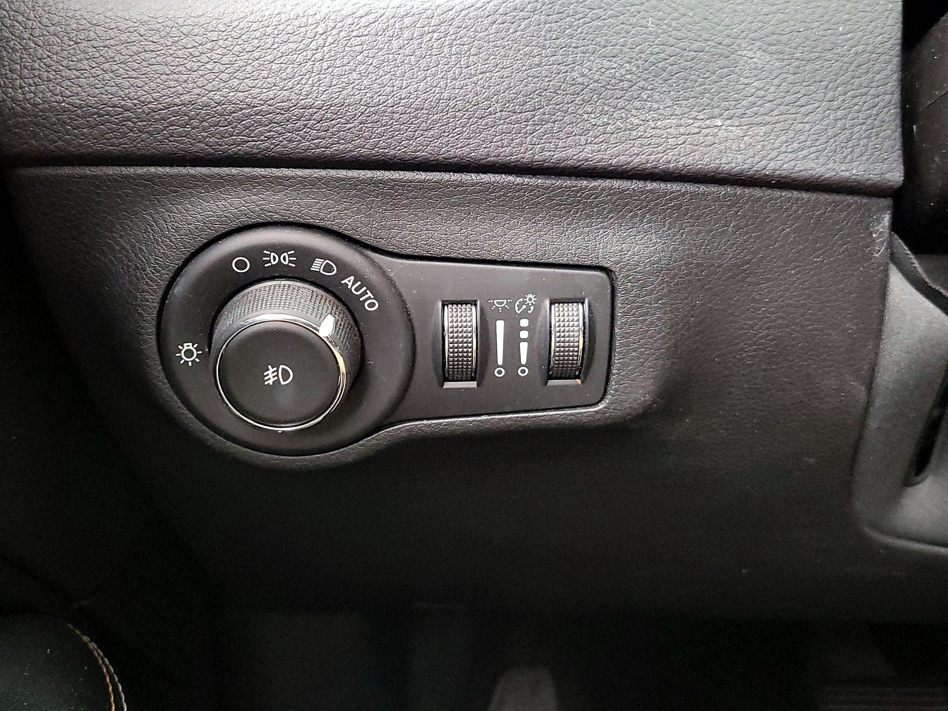 Thumbnail: 2018 Jeep Compass - 13