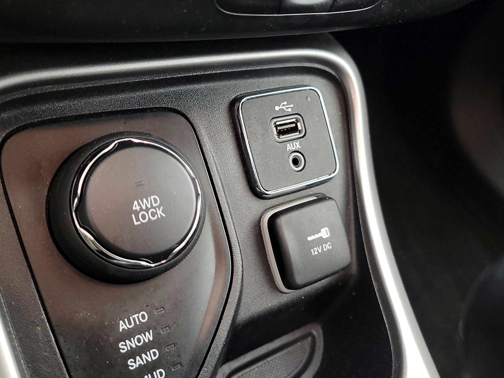 Thumbnail: 2018 Jeep Compass - 18