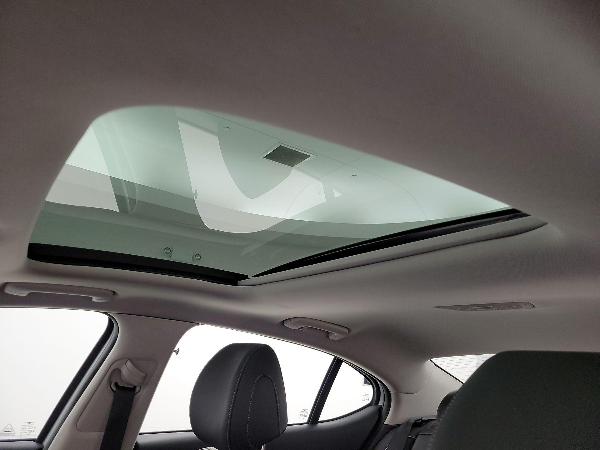 Thumbnail: 2019 Genesis G70 - 20