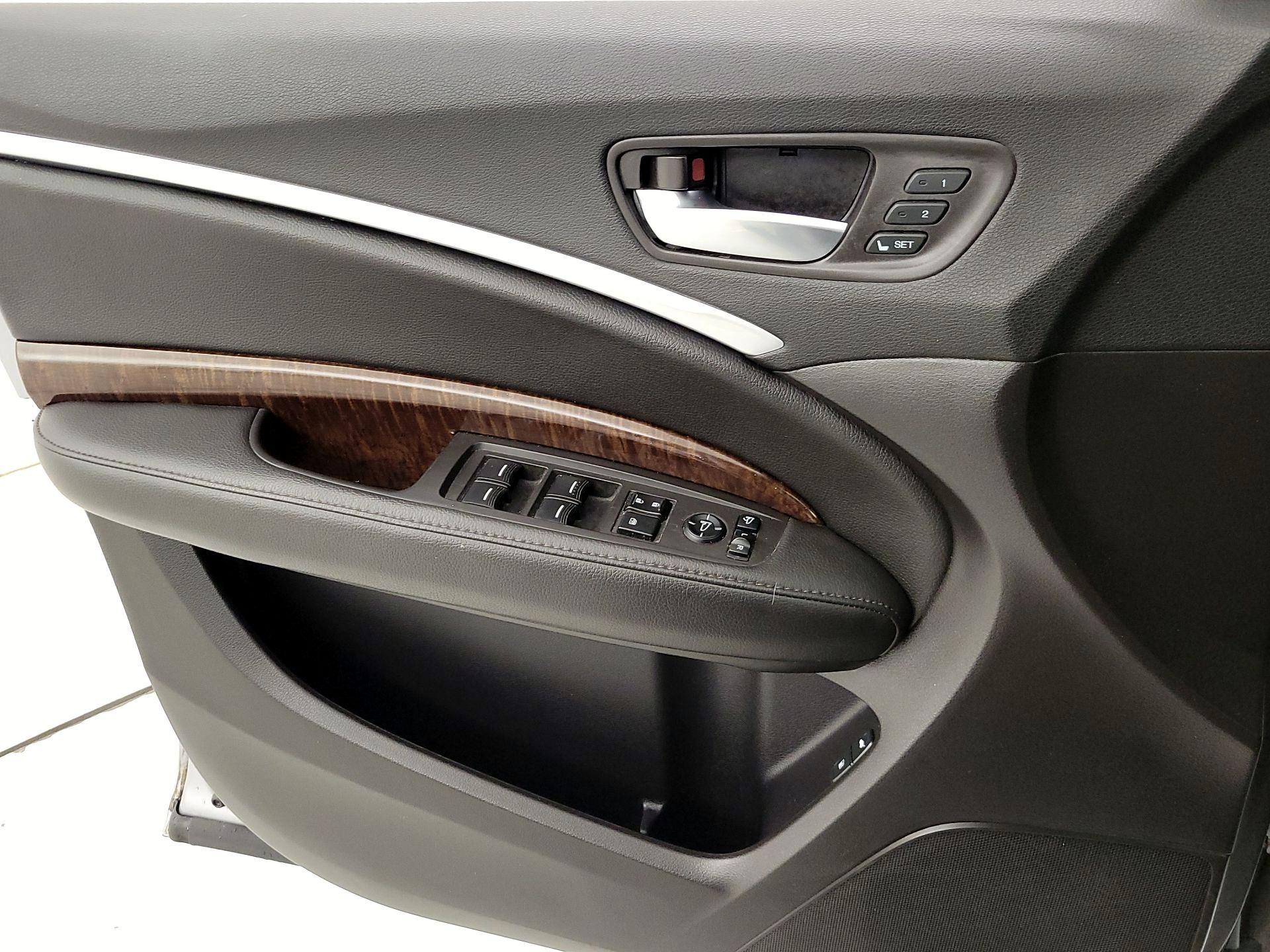 Thumbnail: 2017 Acura MDX - 12