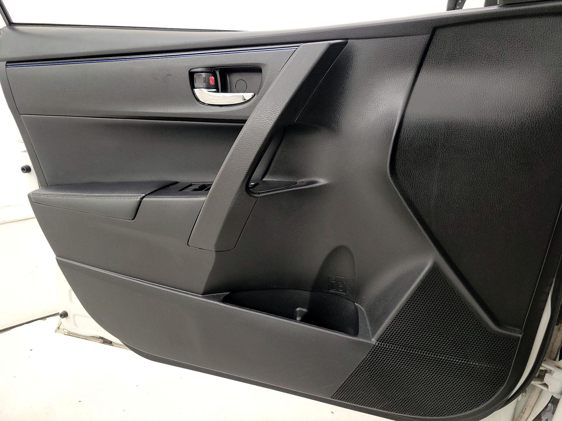 Thumbnail: 2017 Toyota Corolla - 12