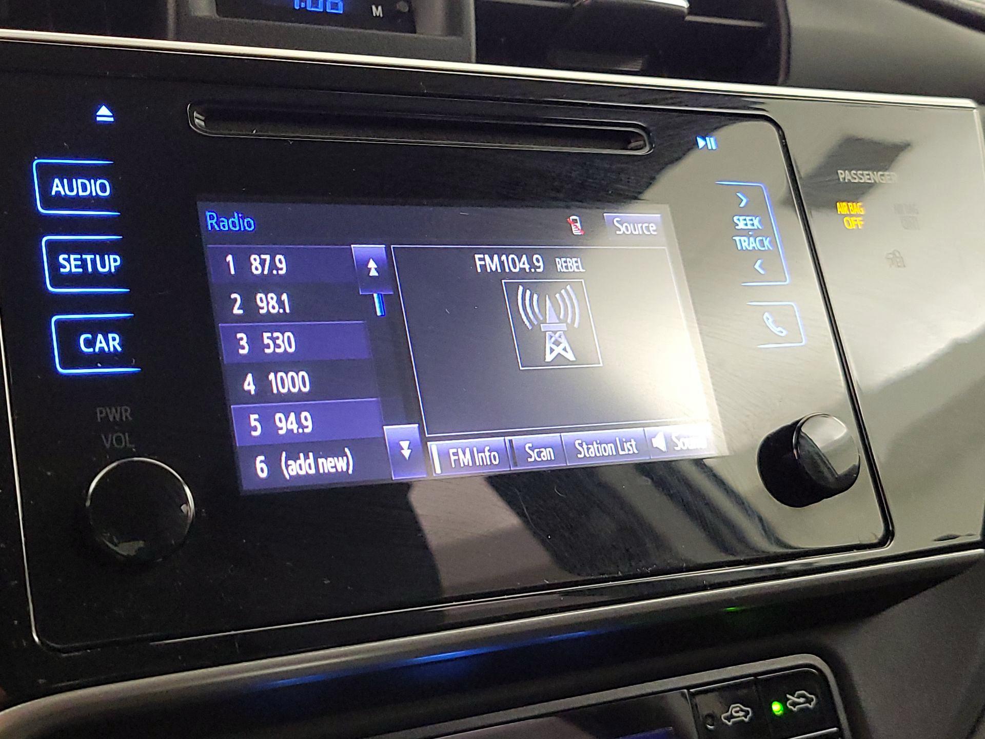 Thumbnail: 2017 Toyota Corolla - 15