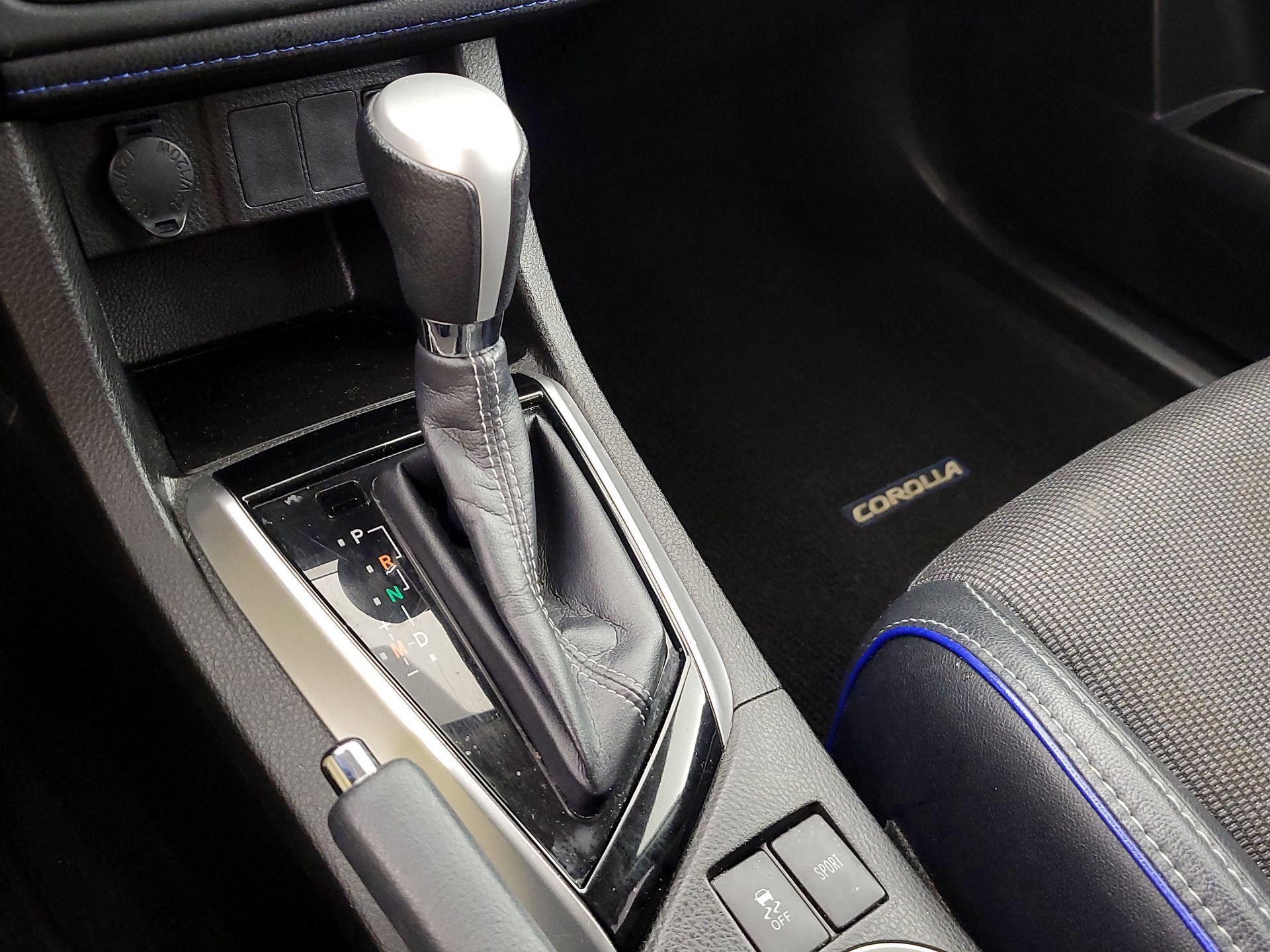 Thumbnail: 2017 Toyota Corolla - 17