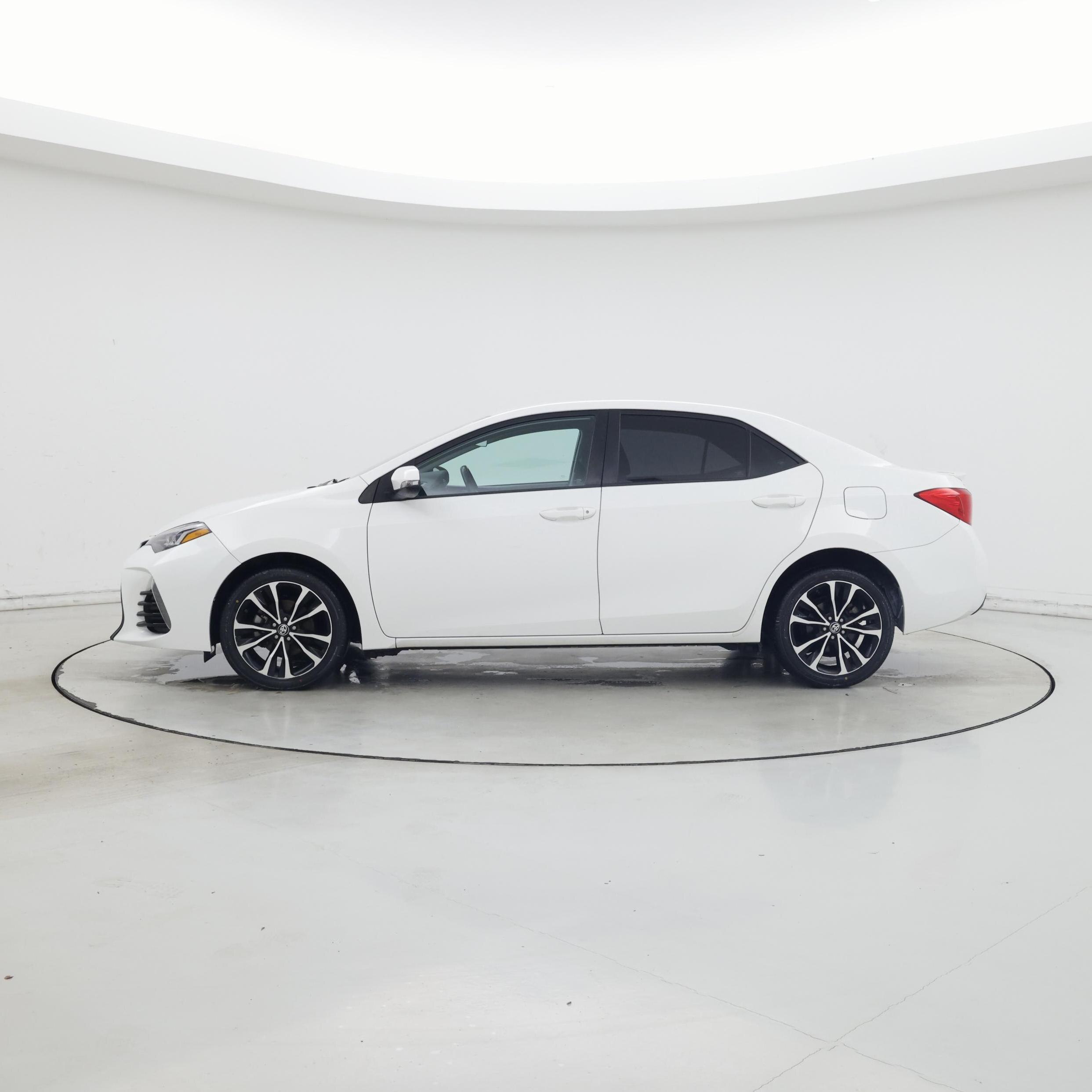 Thumbnail: 2017 Toyota Corolla - 3