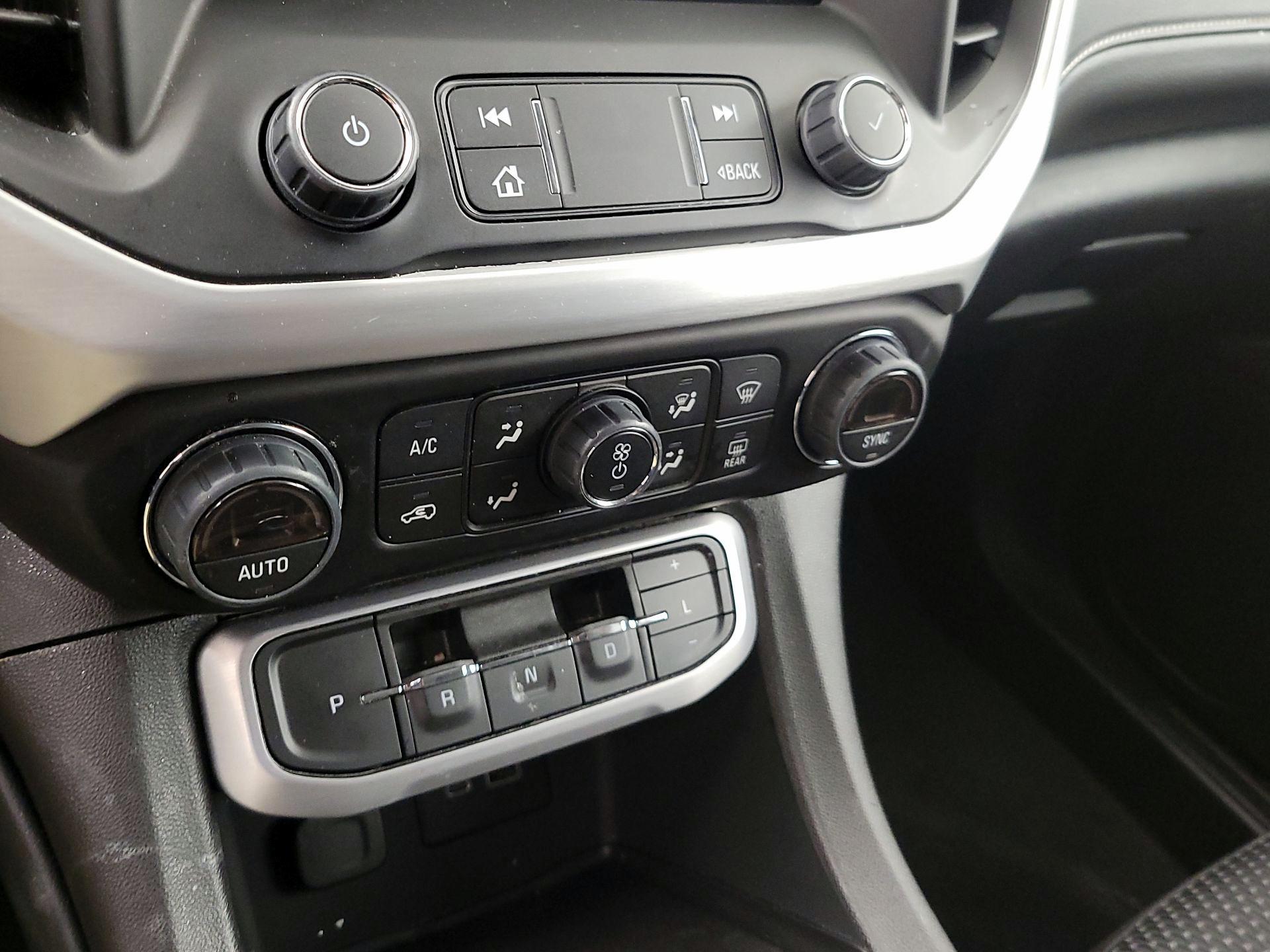 Thumbnail: 2022 GMC Acadia - 16