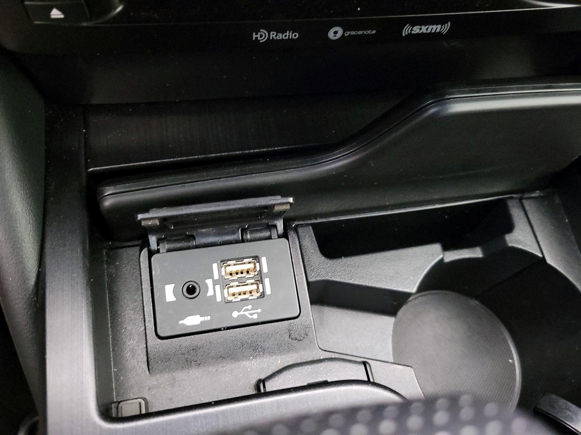 Thumbnail: 2021 Lexus ES - 18