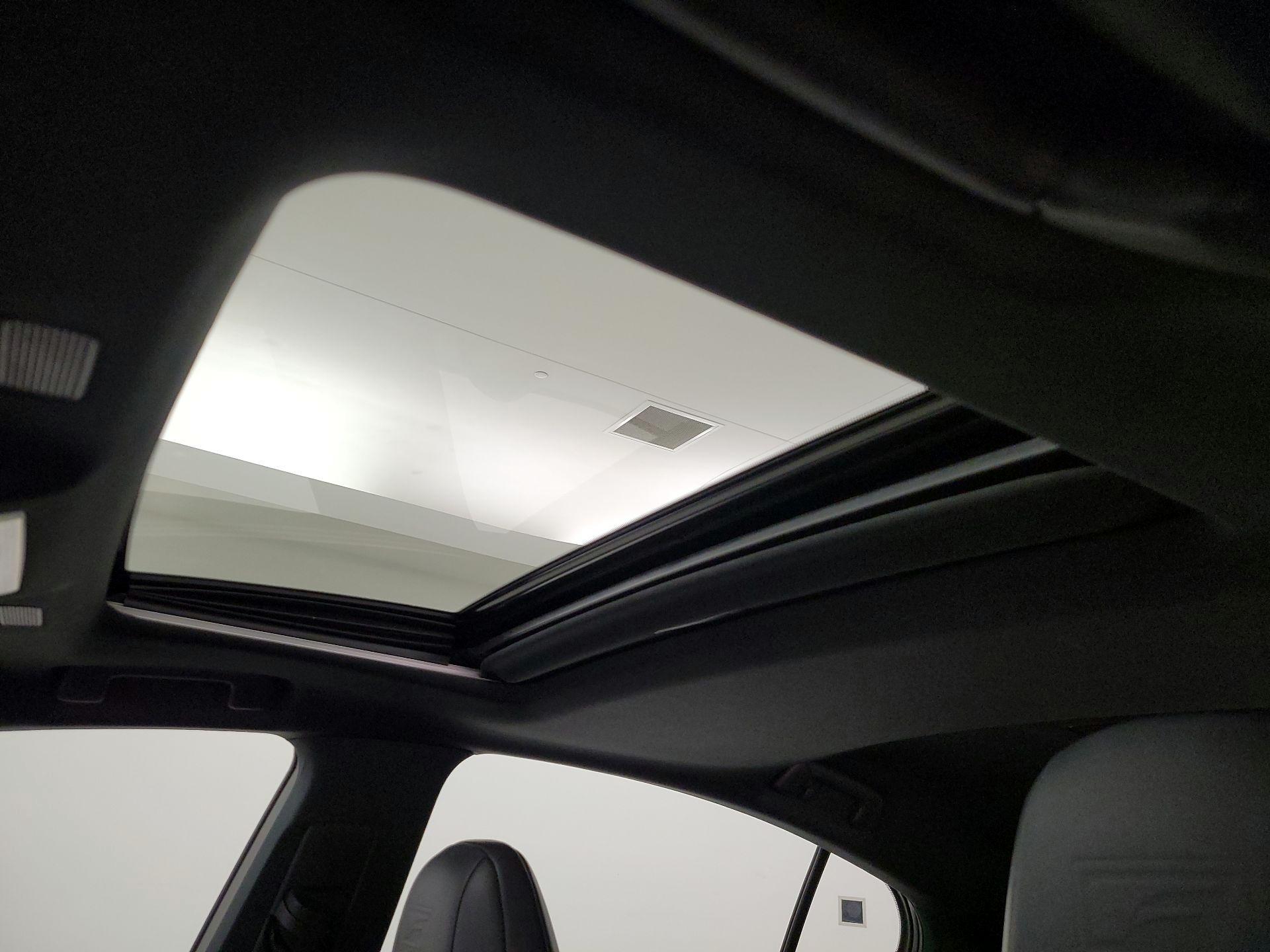 Thumbnail: 2021 Lexus ES - 19