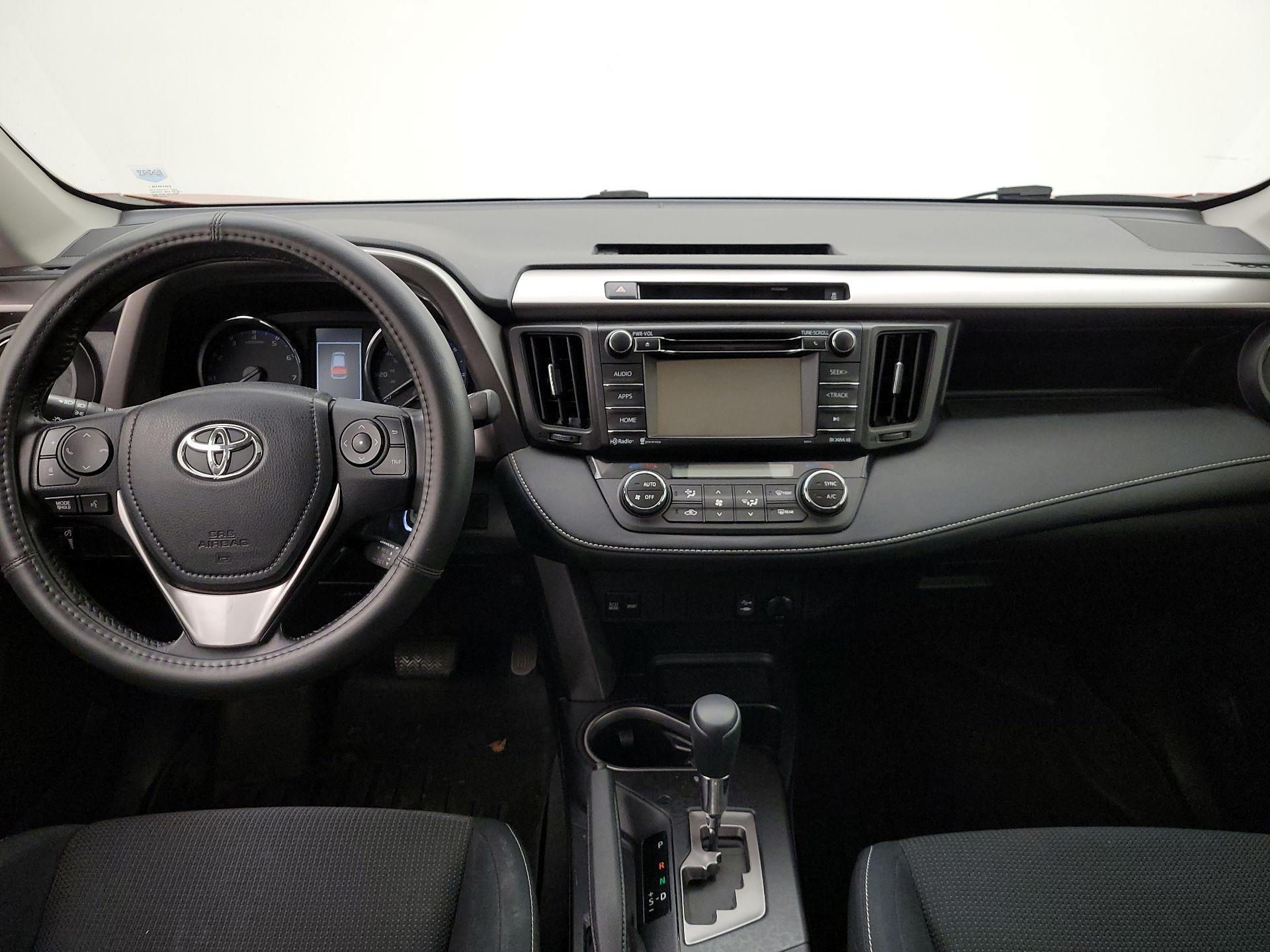 Thumbnail: 2016 Toyota RAV4 - 9