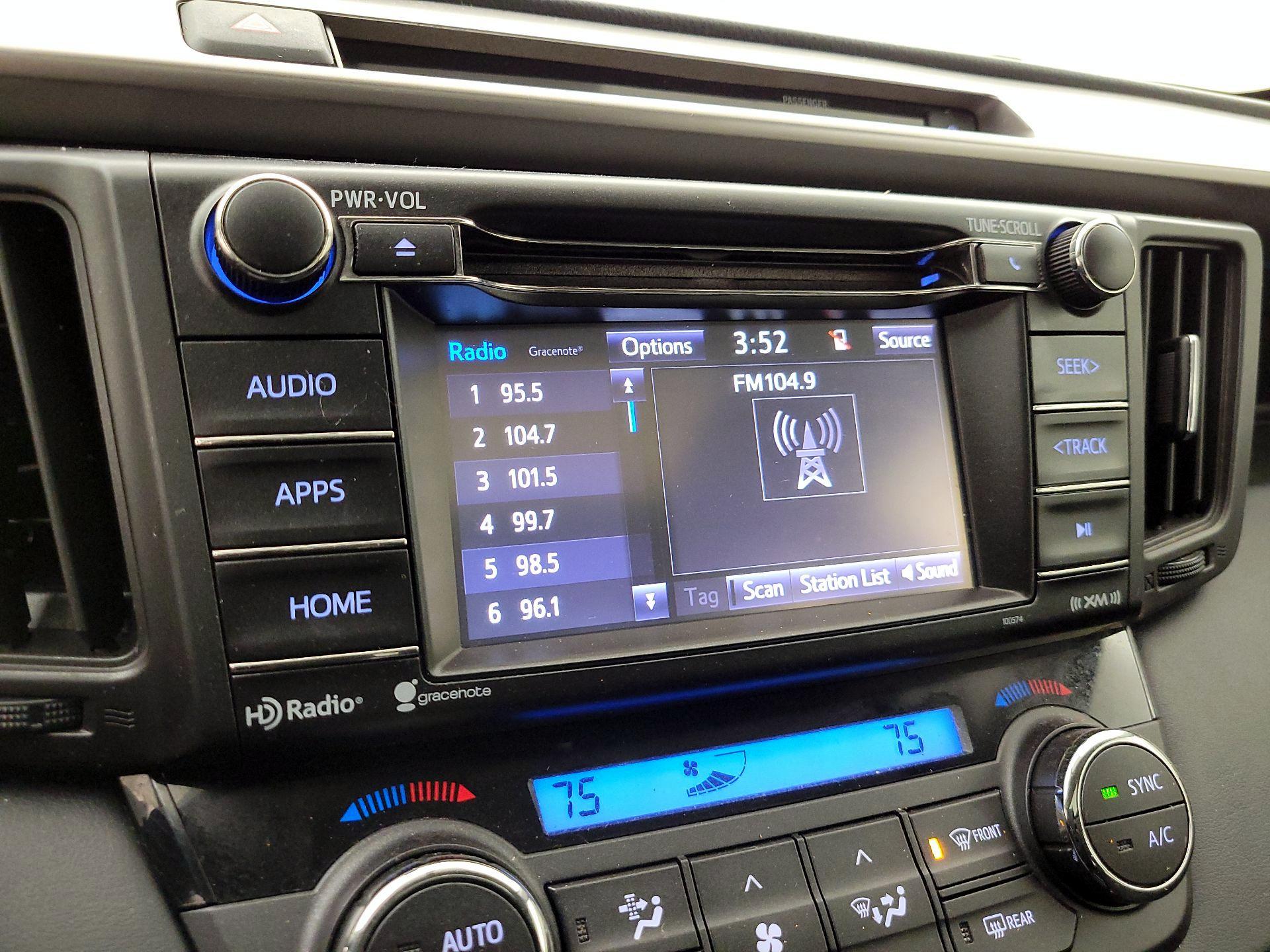 Thumbnail: 2016 Toyota RAV4 - 15