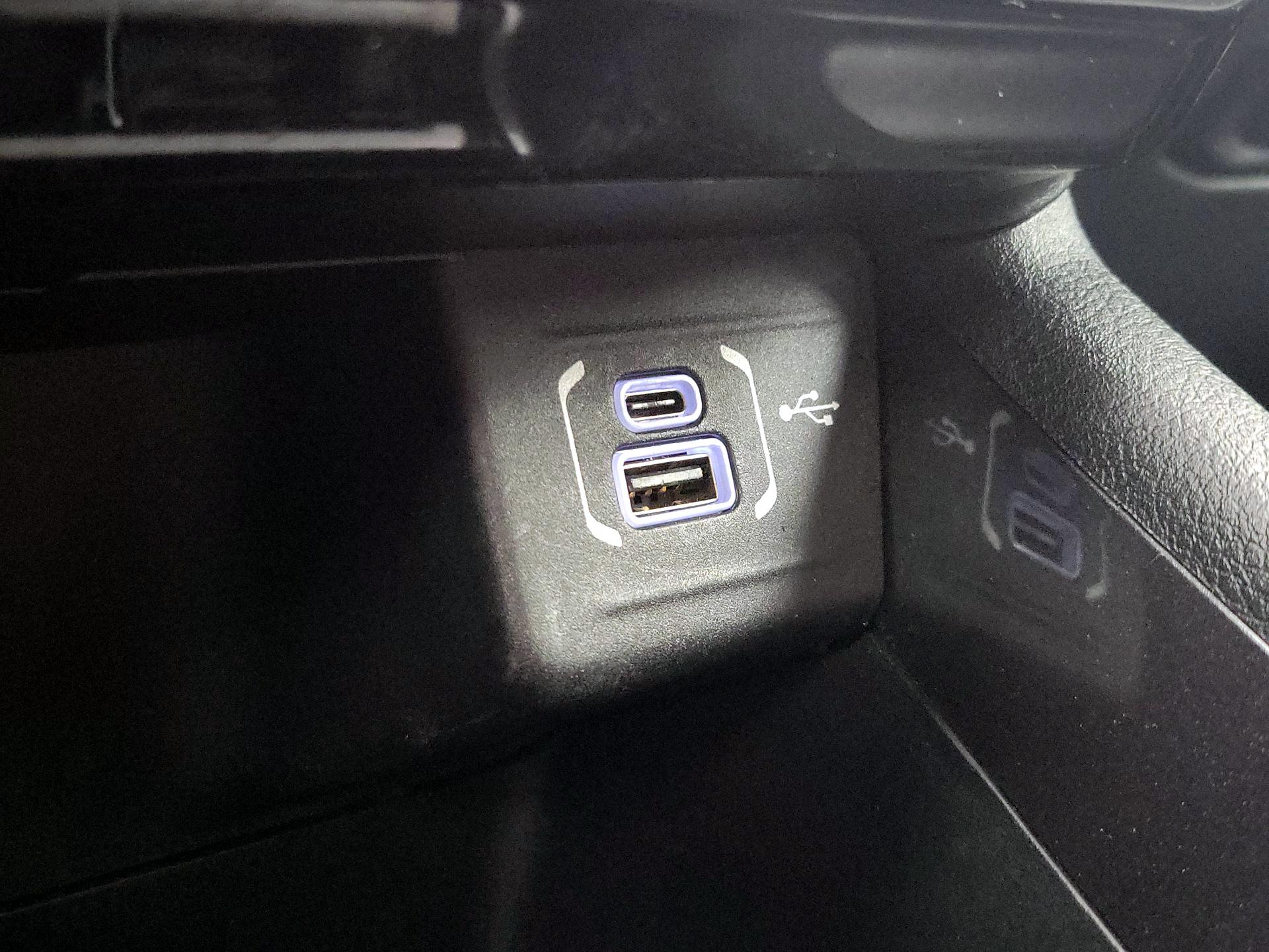 Thumbnail: 2022 Jeep Compass - 18