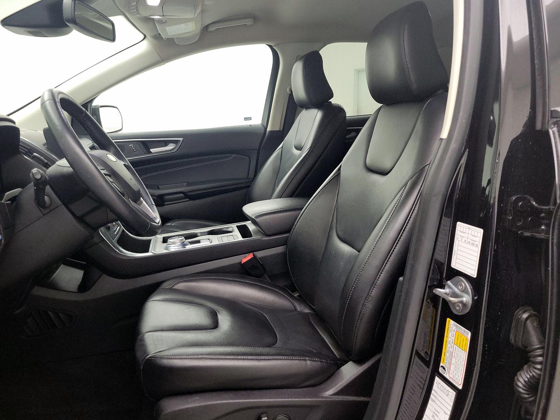 Thumbnail: 2022 Ford Edge - 11