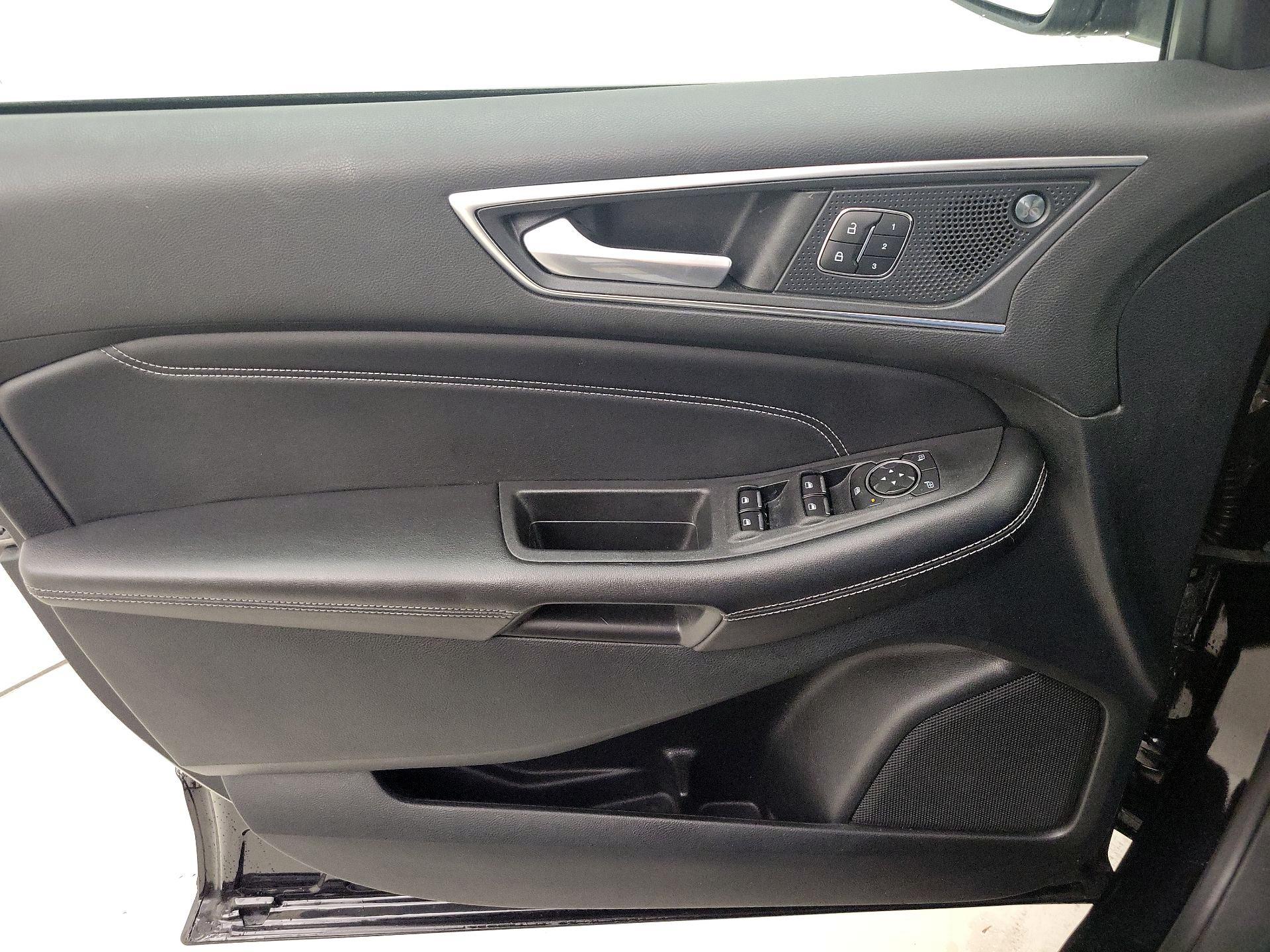 Thumbnail: 2022 Ford Edge - 12