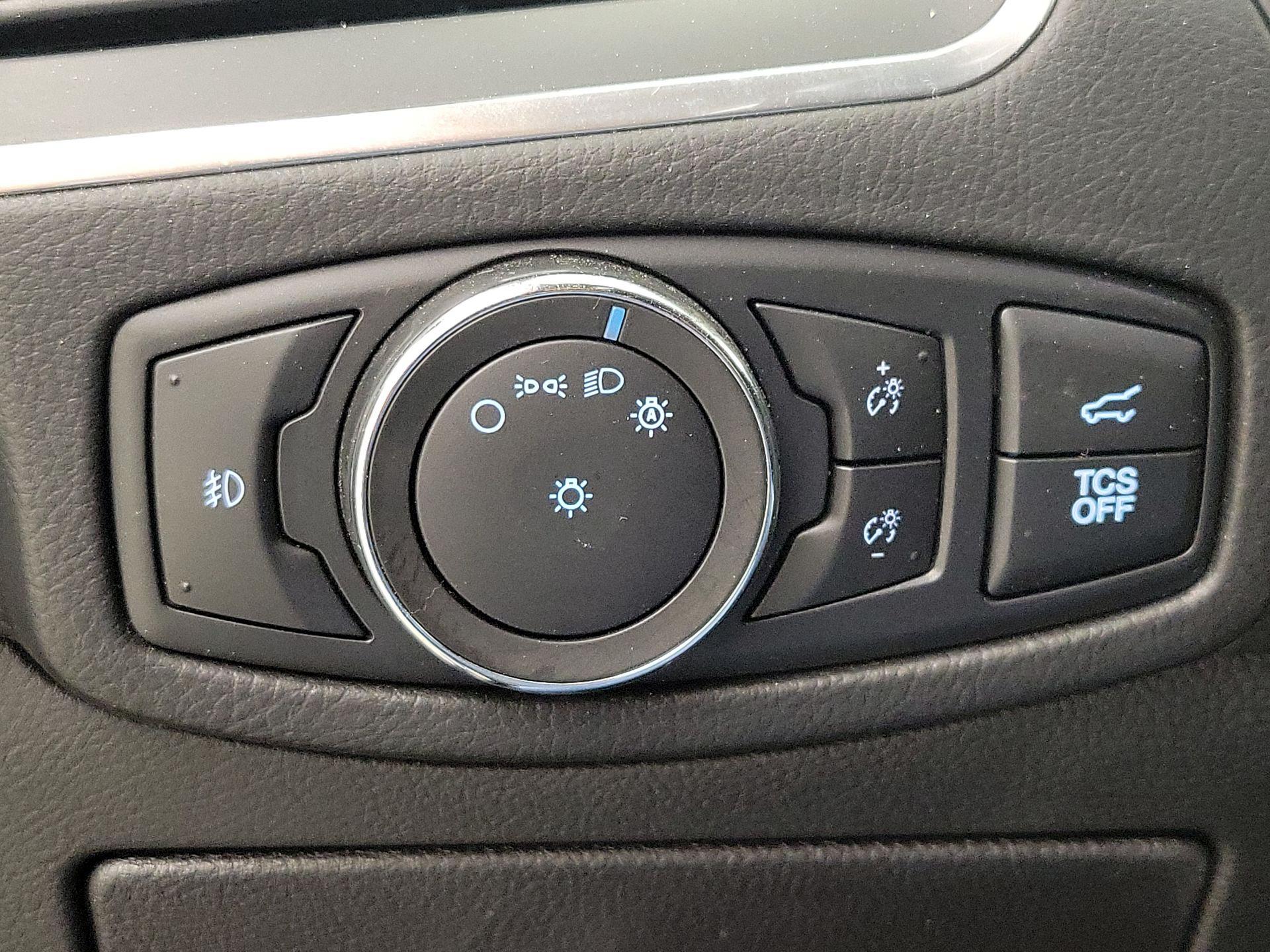 Thumbnail: 2022 Ford Edge - 13