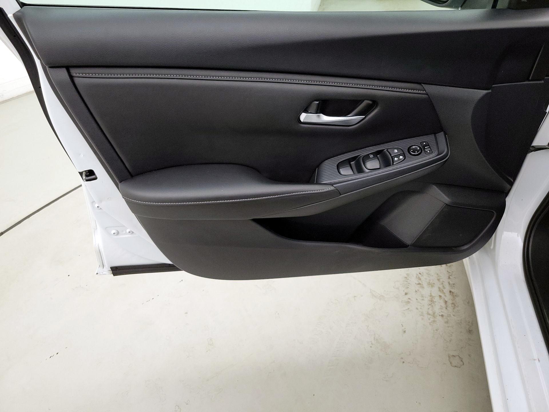 Thumbnail: 2023 Nissan Sentra - 12