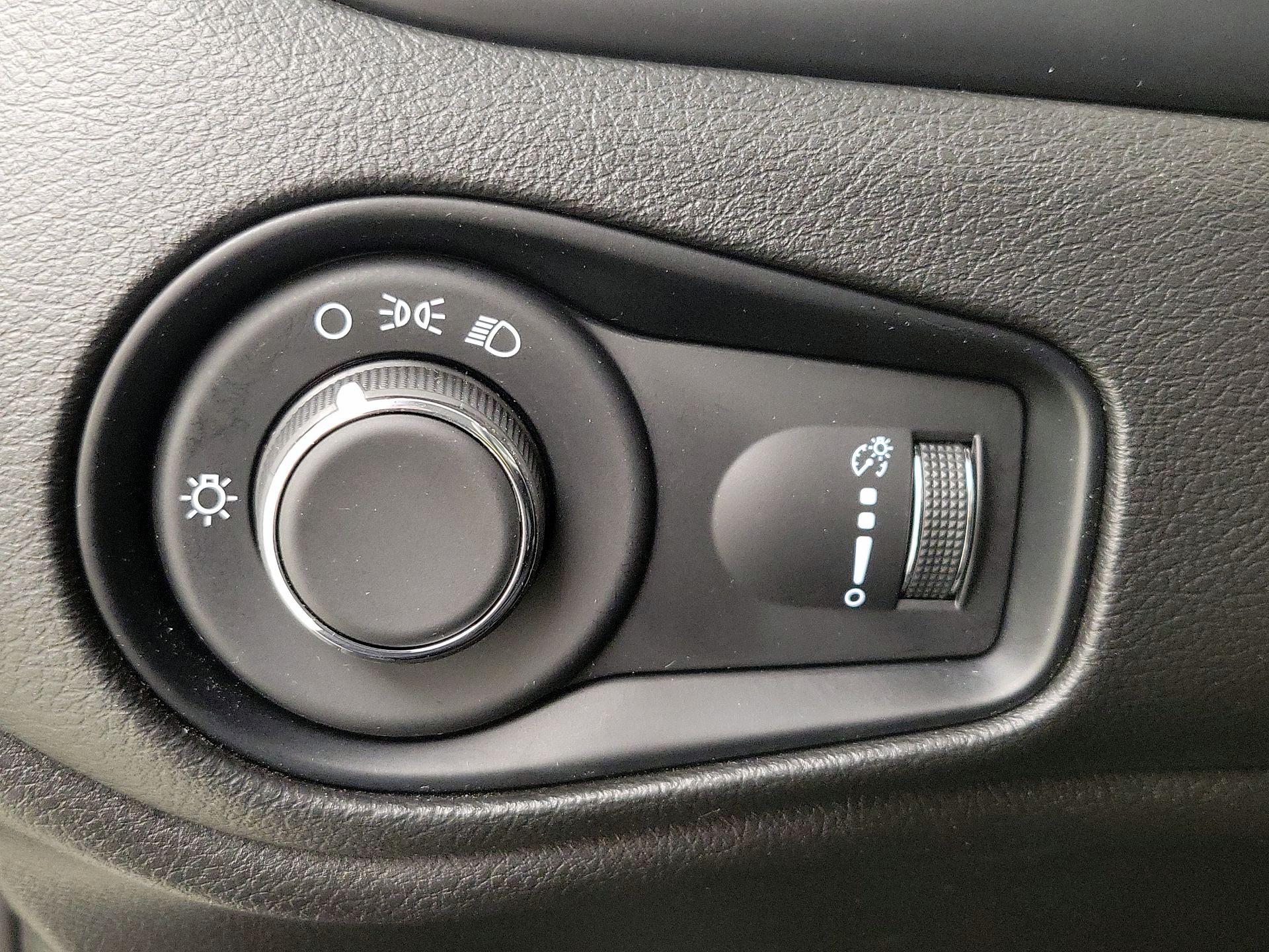 Thumbnail: 2023 Jeep Renegade - 13