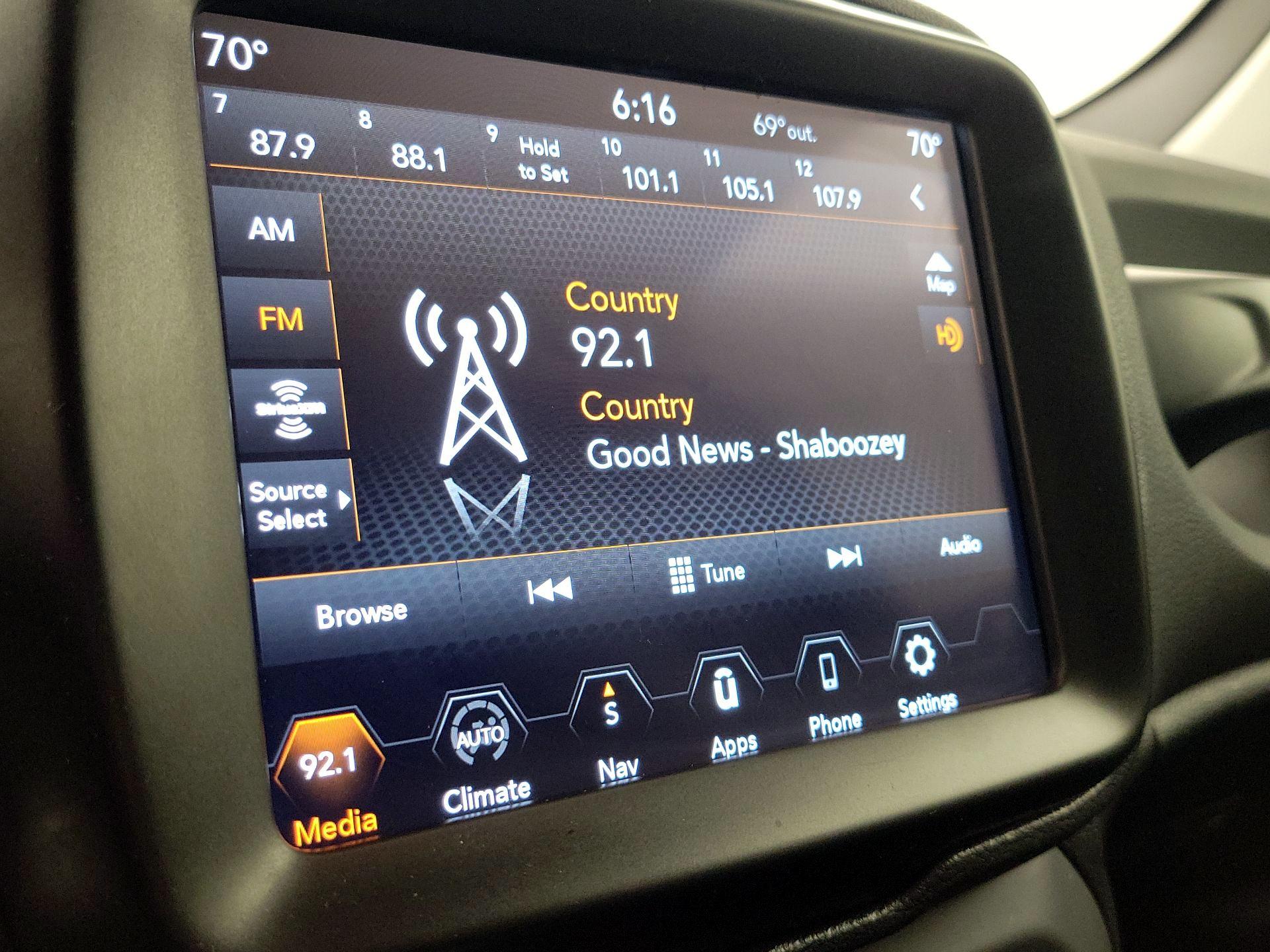 Thumbnail: 2023 Jeep Renegade - 16