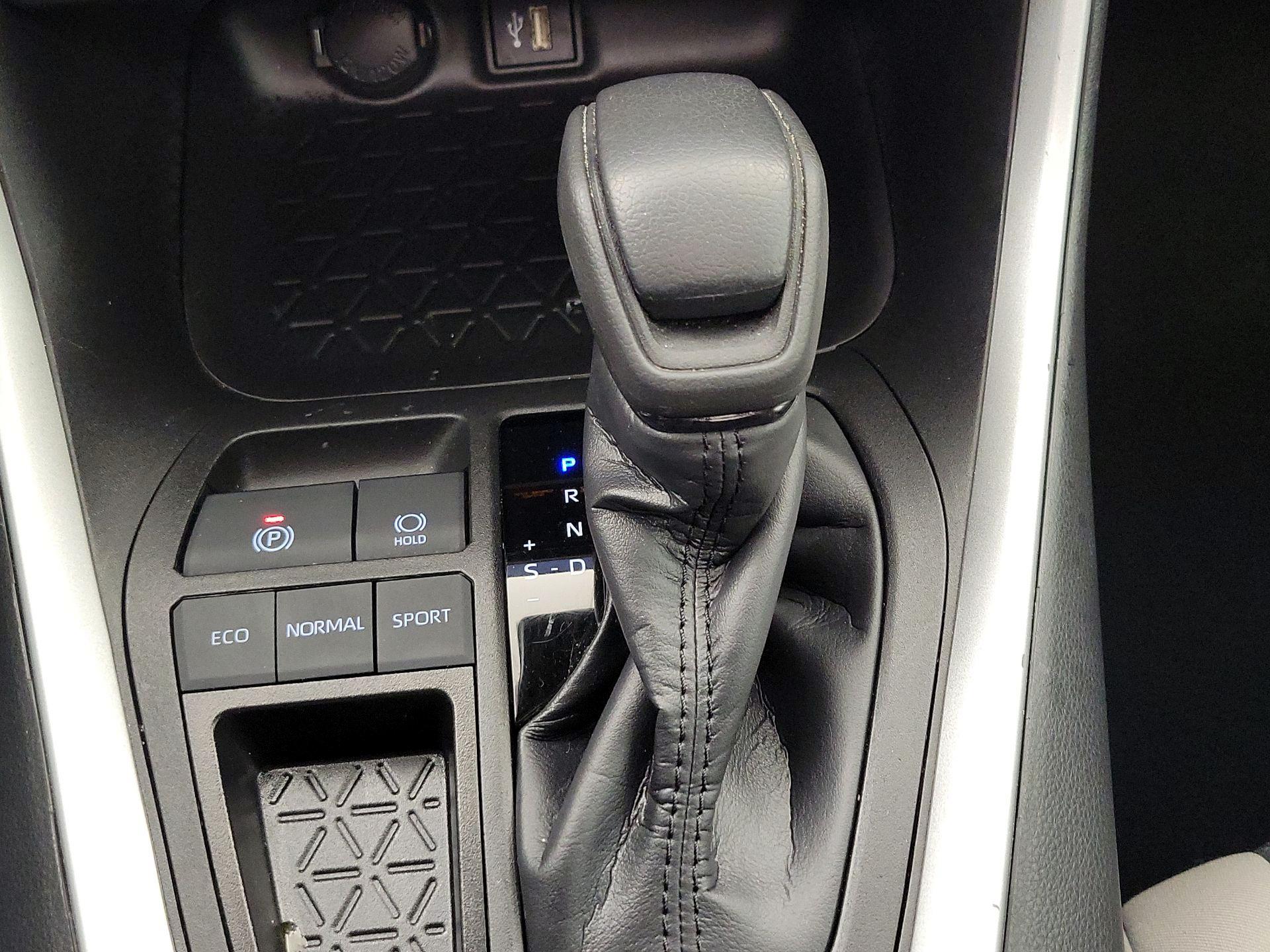 Thumbnail: 2024 Toyota RAV4 - 17