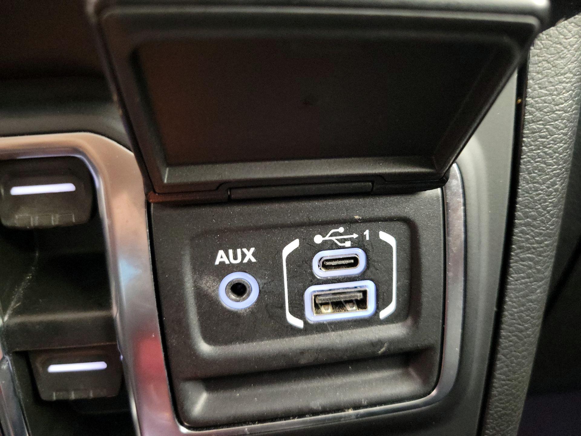 Thumbnail: 2023 Jeep Wrangler - 19