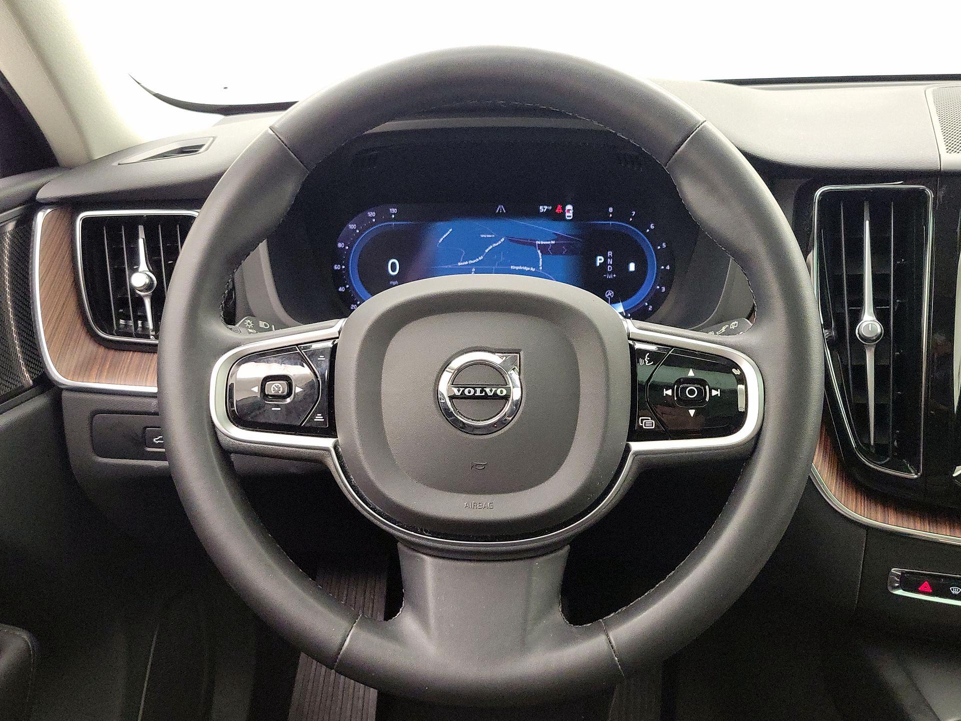 Thumbnail: 2023 Volvo XC60 - 10