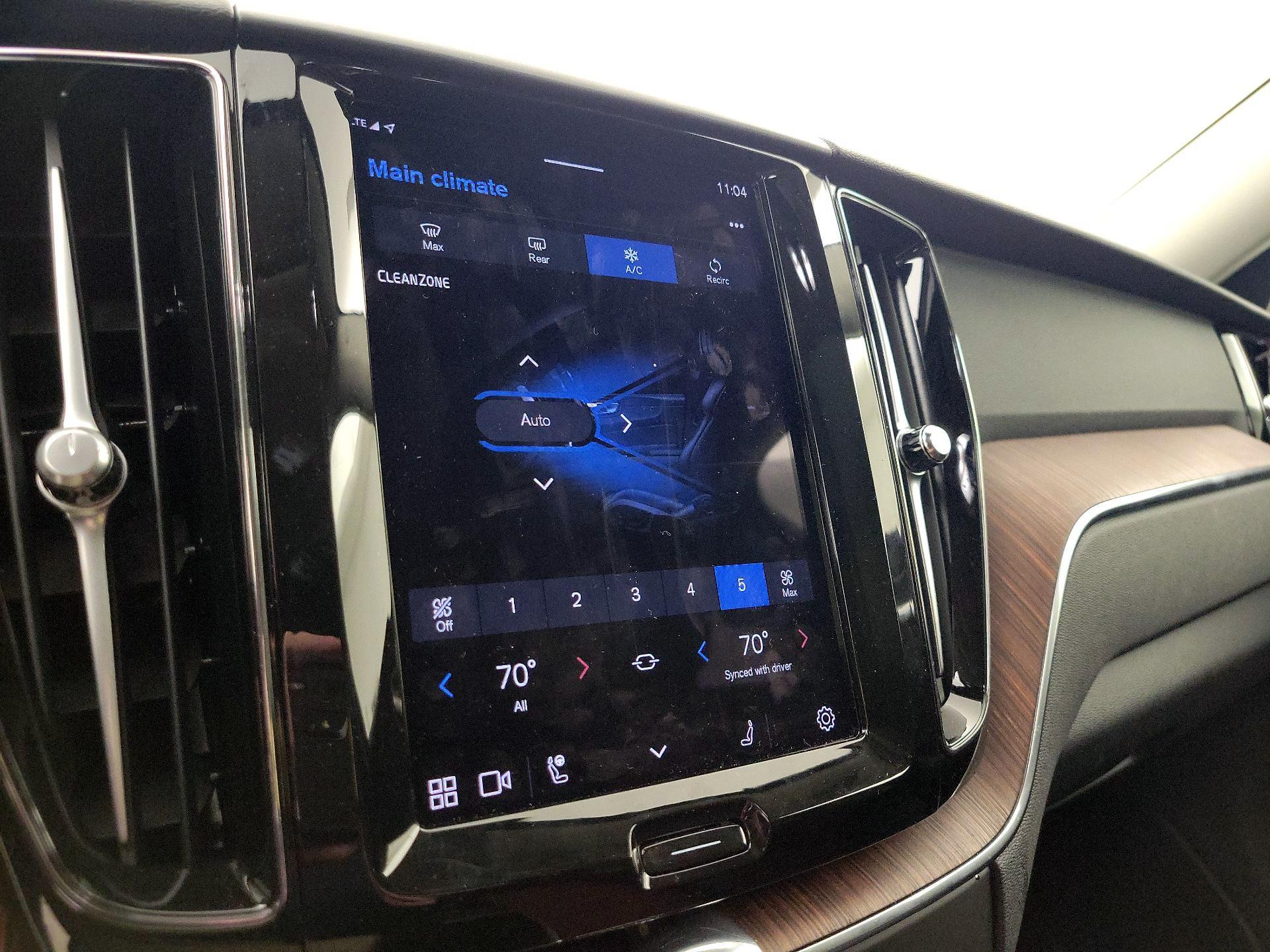 Thumbnail: 2023 Volvo XC60 - 17