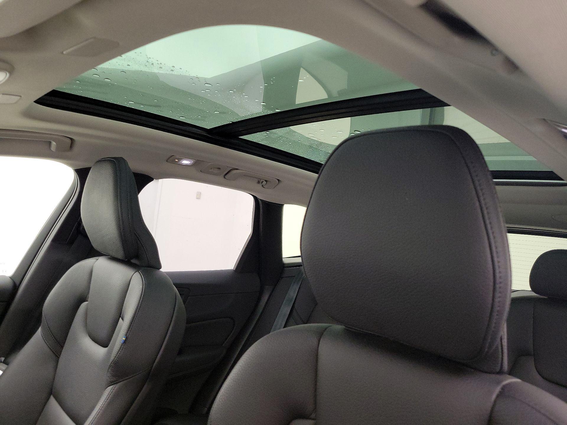 Thumbnail: 2023 Volvo XC60 - 20