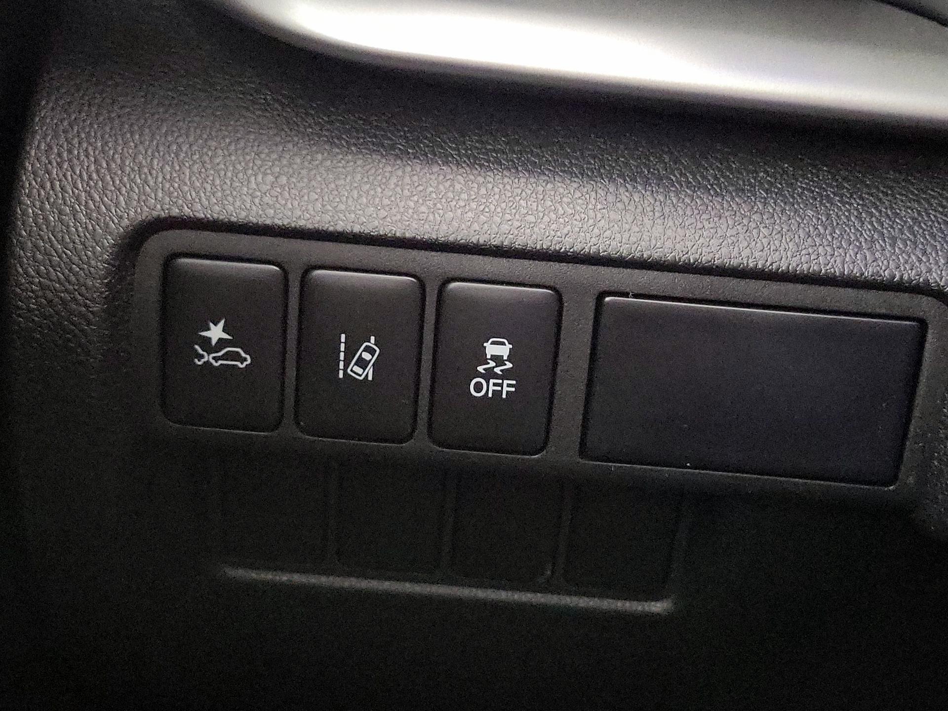 Thumbnail: 2023 Mitsubishi Eclipse Cross - 13