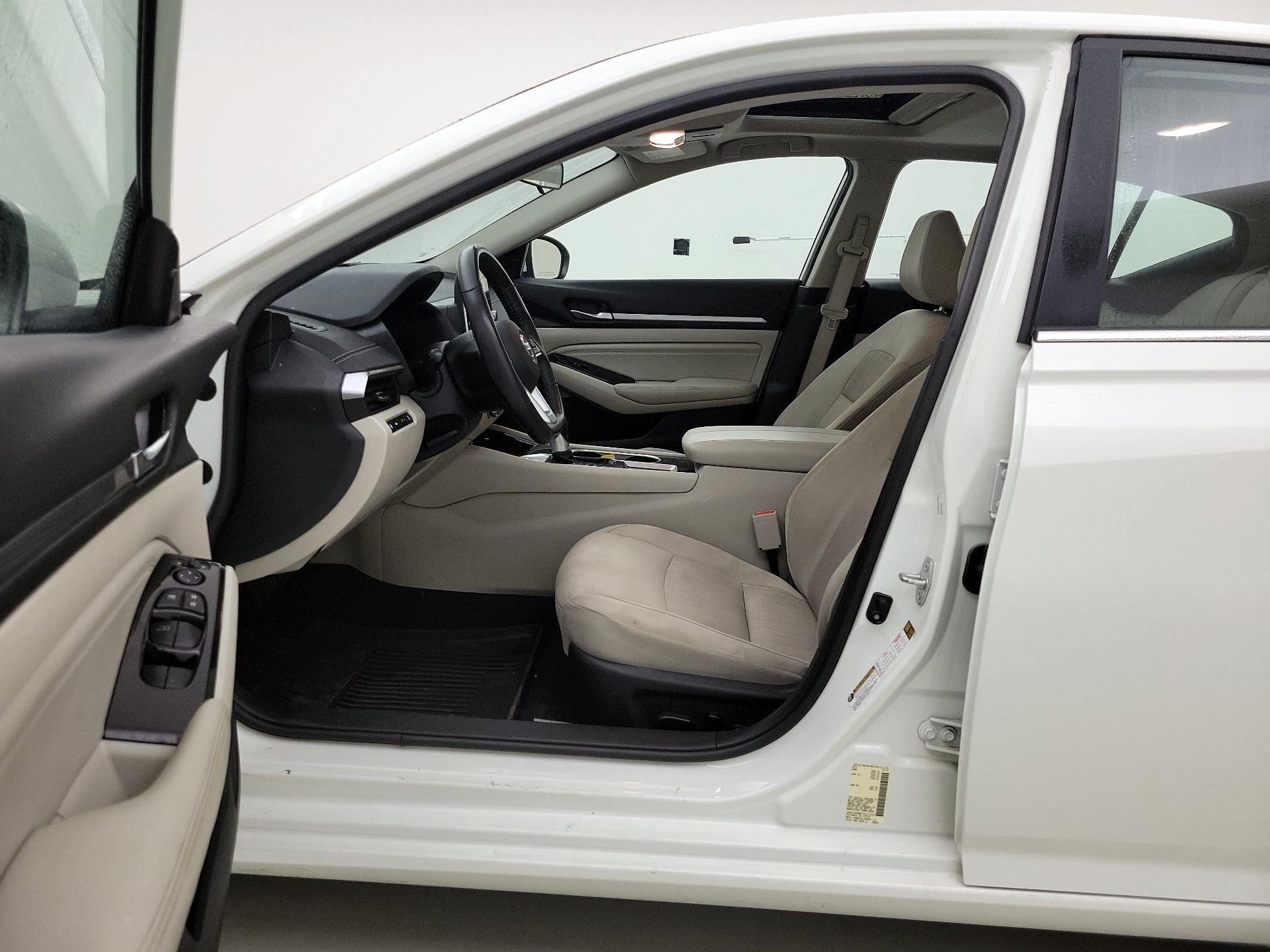 Thumbnail: 2022 Nissan Altima - 11