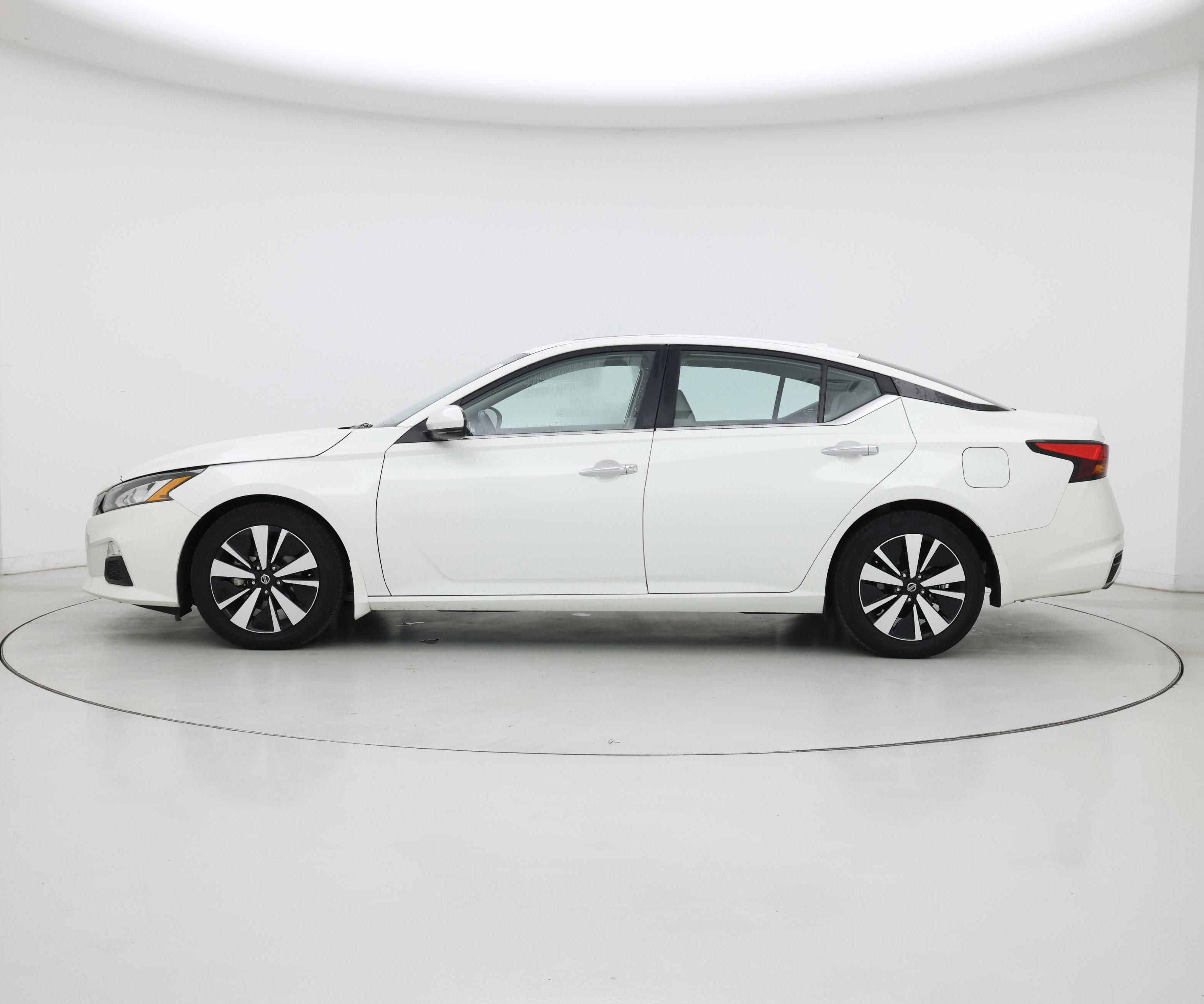 Thumbnail: 2022 Nissan Altima - 3