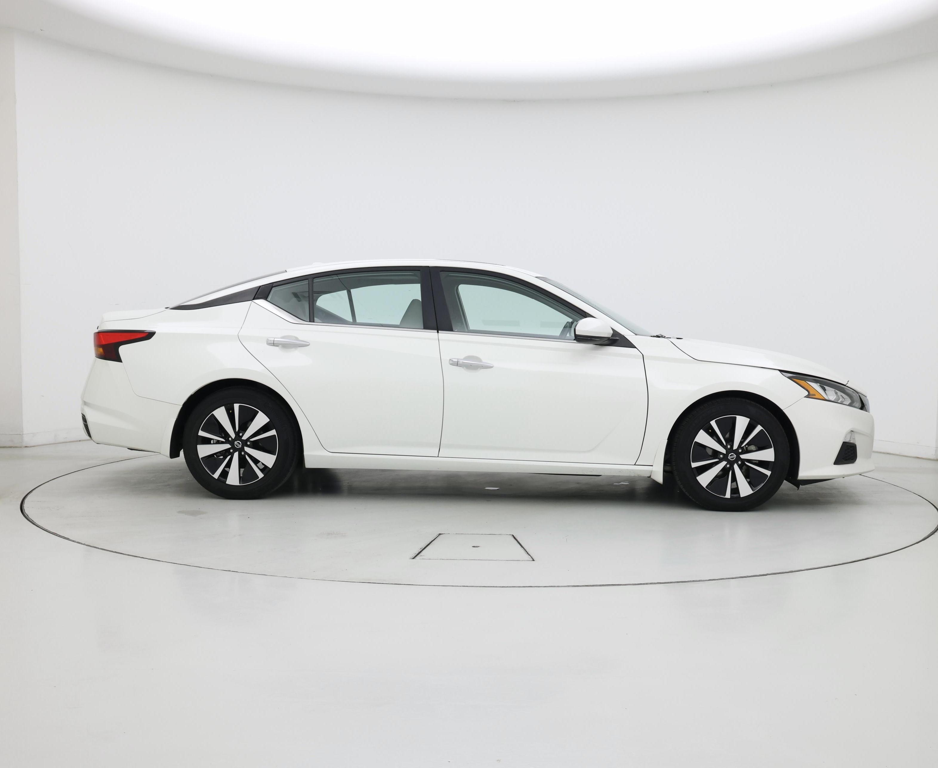 Thumbnail: 2022 Nissan Altima - 7