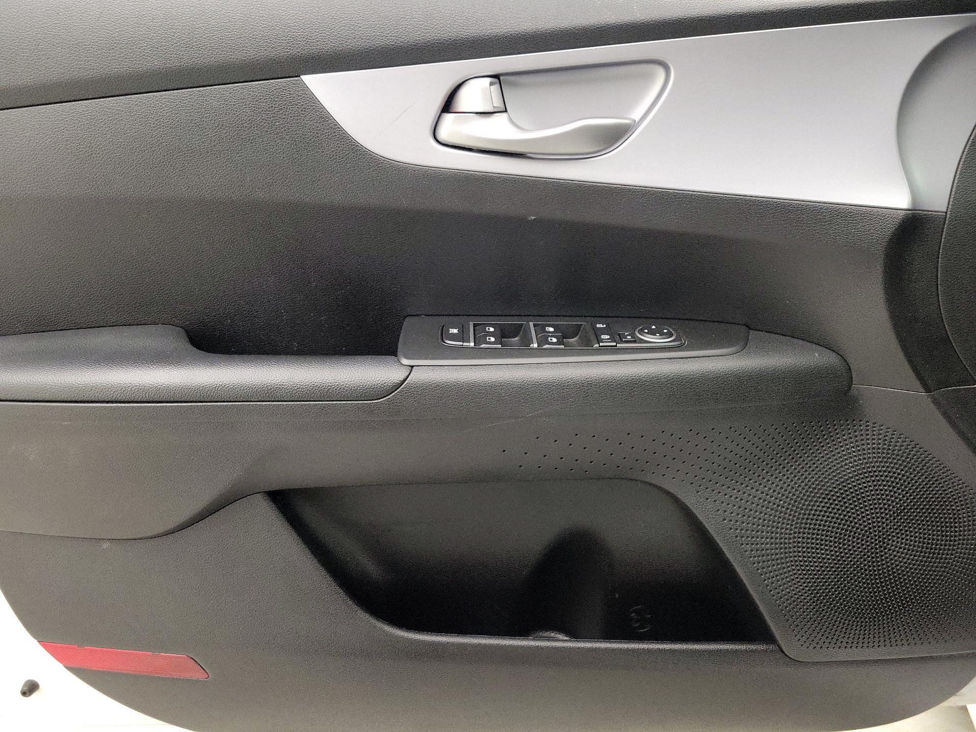 Thumbnail: 2024 Kia Forte - 12