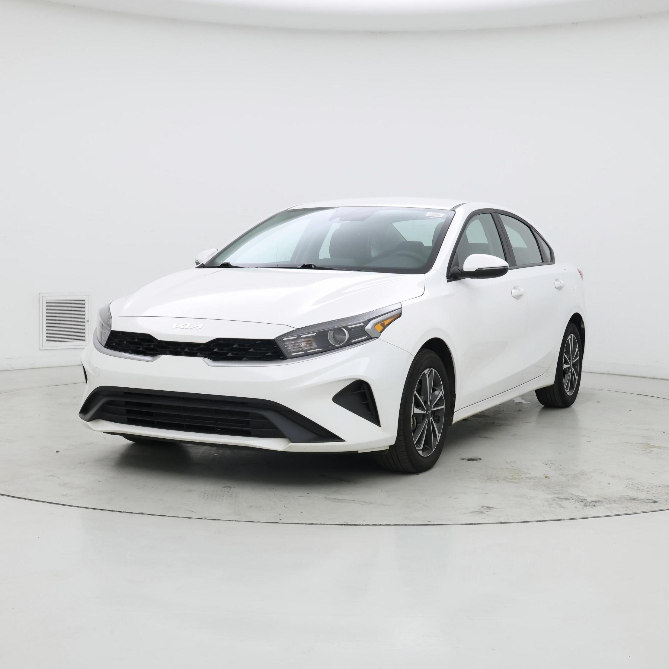 Thumbnail: 2024 Kia Forte - 4