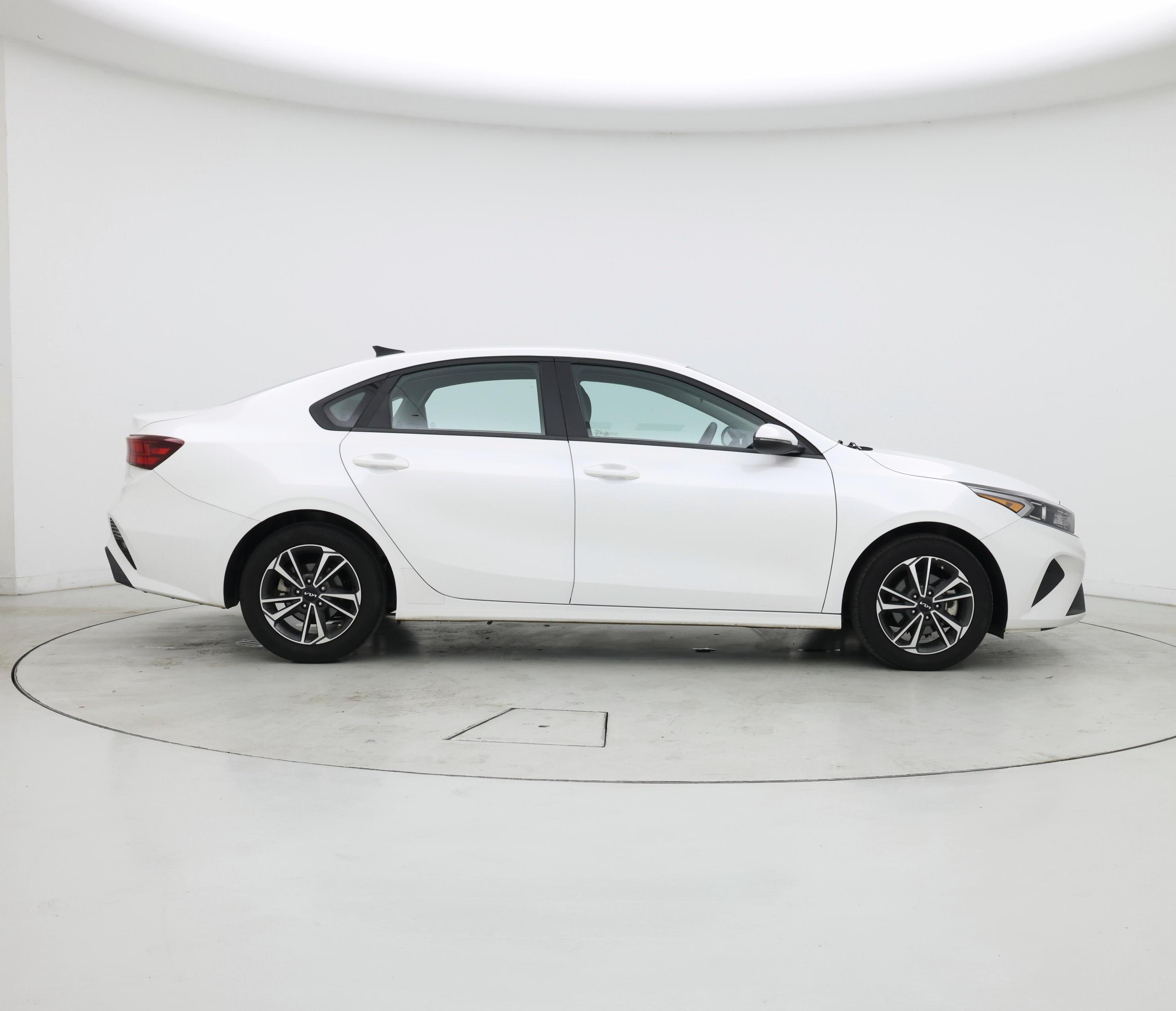 Thumbnail: 2024 Kia Forte - 7