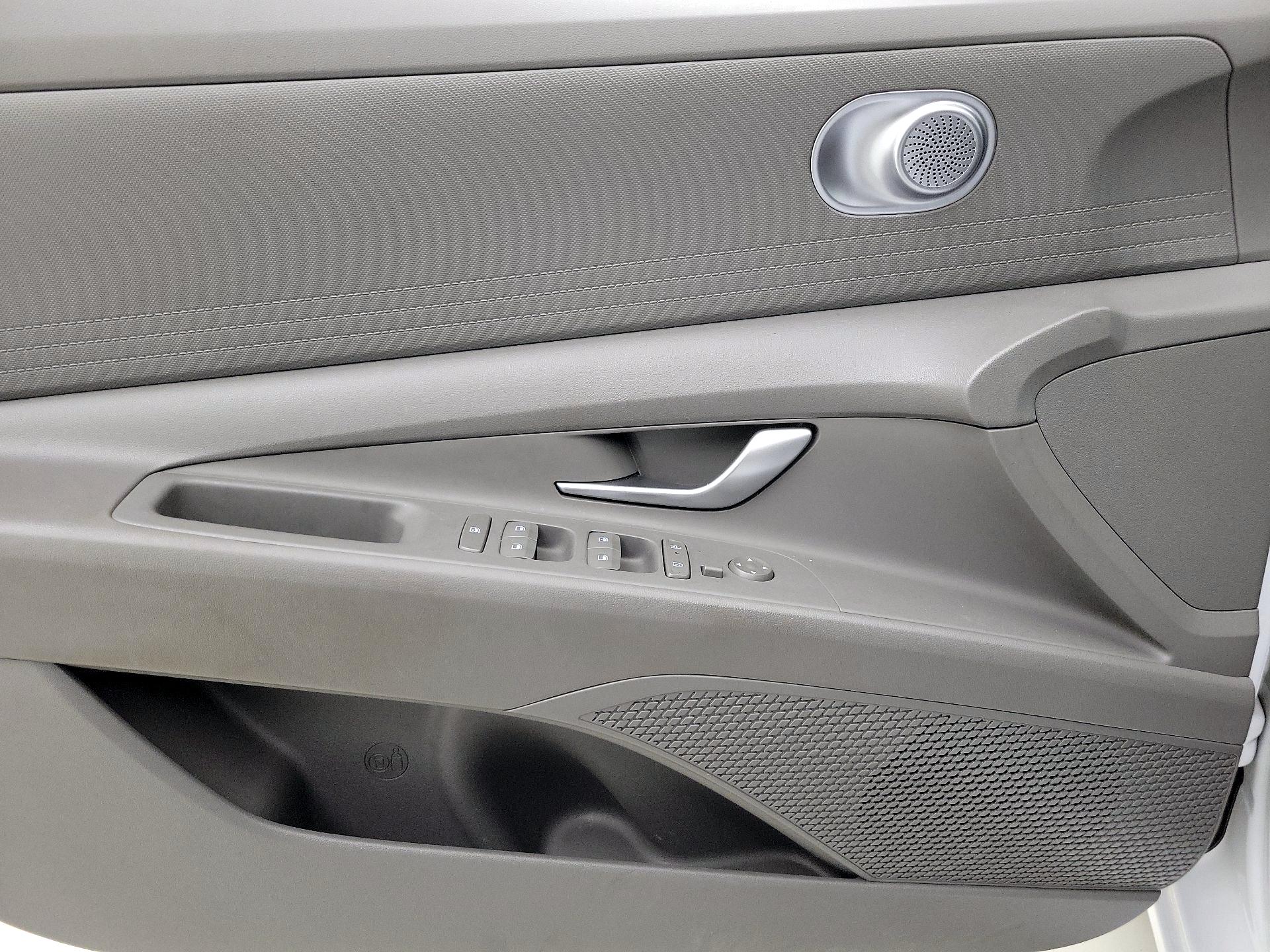 Thumbnail: 2024 Hyundai Elantra - 12