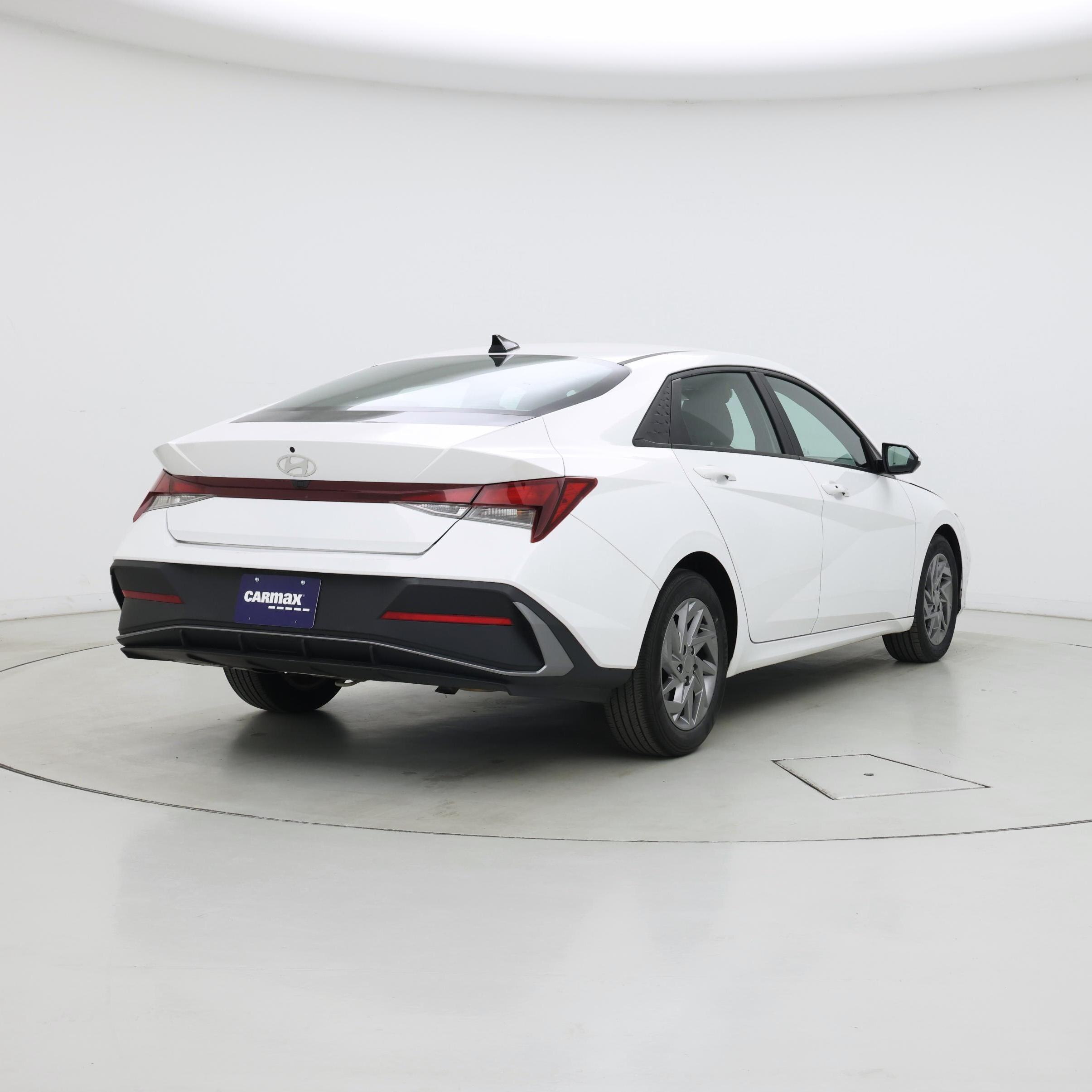 Thumbnail: 2024 Hyundai Elantra - 8