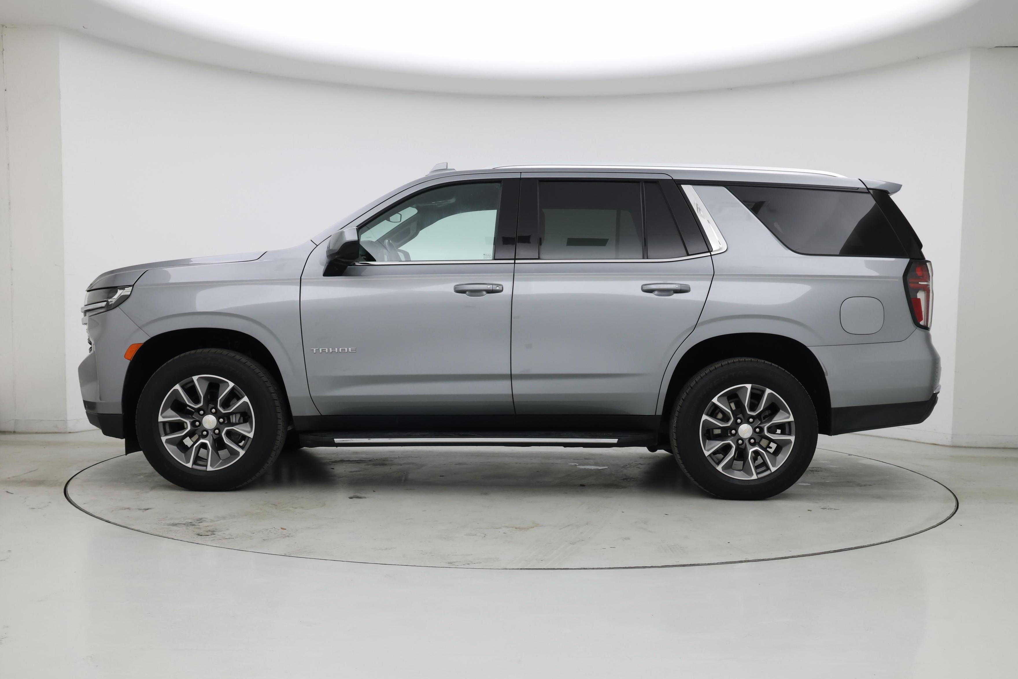 Thumbnail: 2023 Chevrolet Tahoe - 3