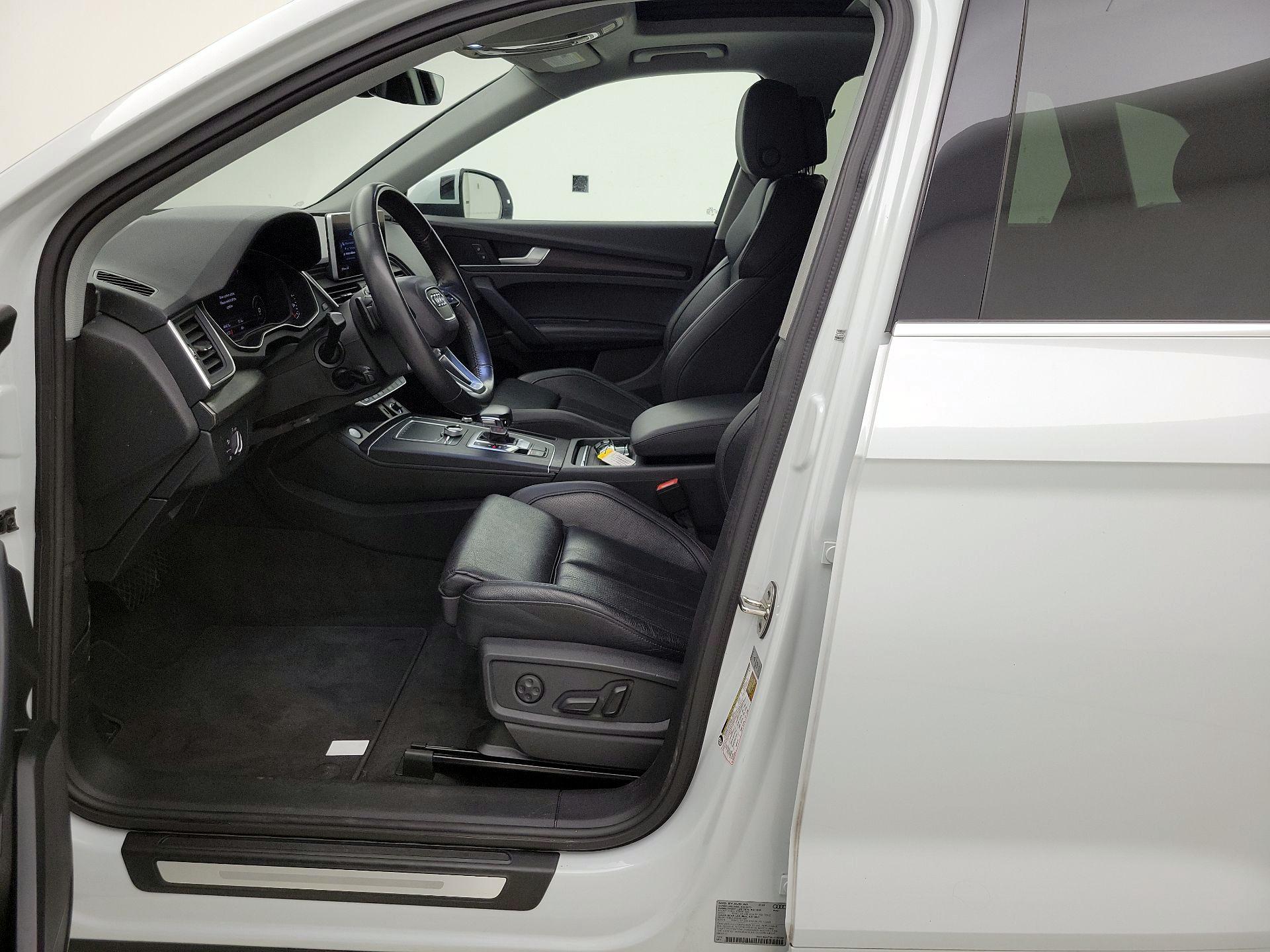 Thumbnail: 2020 Audi Q5 - 11